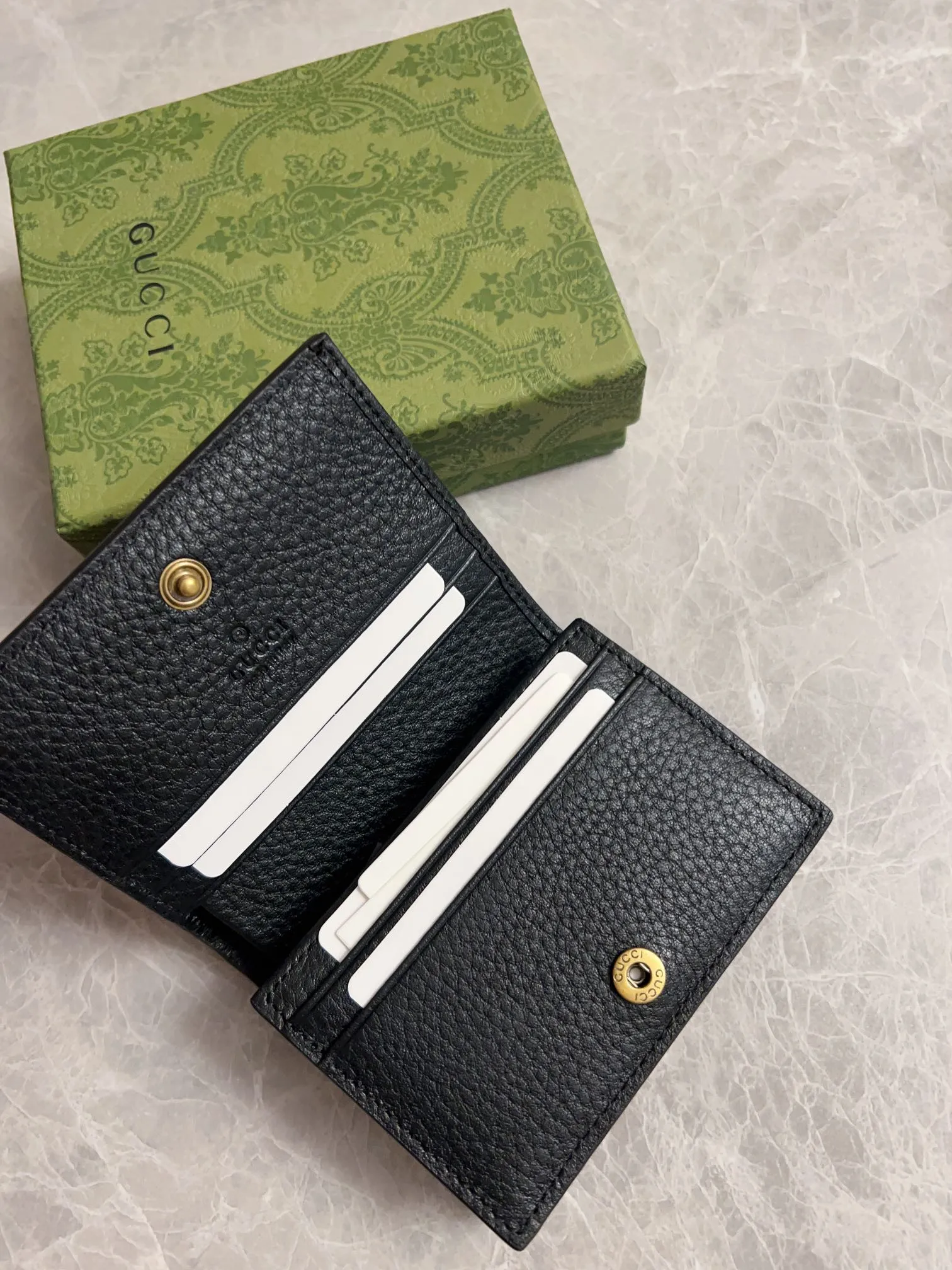 💰400 🇮🇹🇮🇹Gucci’s latest ~ small wallet with interlocking Double G python leather bow🍓🍓Exquisitely crafted from original factory calfskin, 🍓🍓The front bow is made with python leather piping and antique gold tone interlocking Double G details, 🍓🍓Iconic fashion item🍓🍓Model: 746059, Size: 11x 8.5x3cm