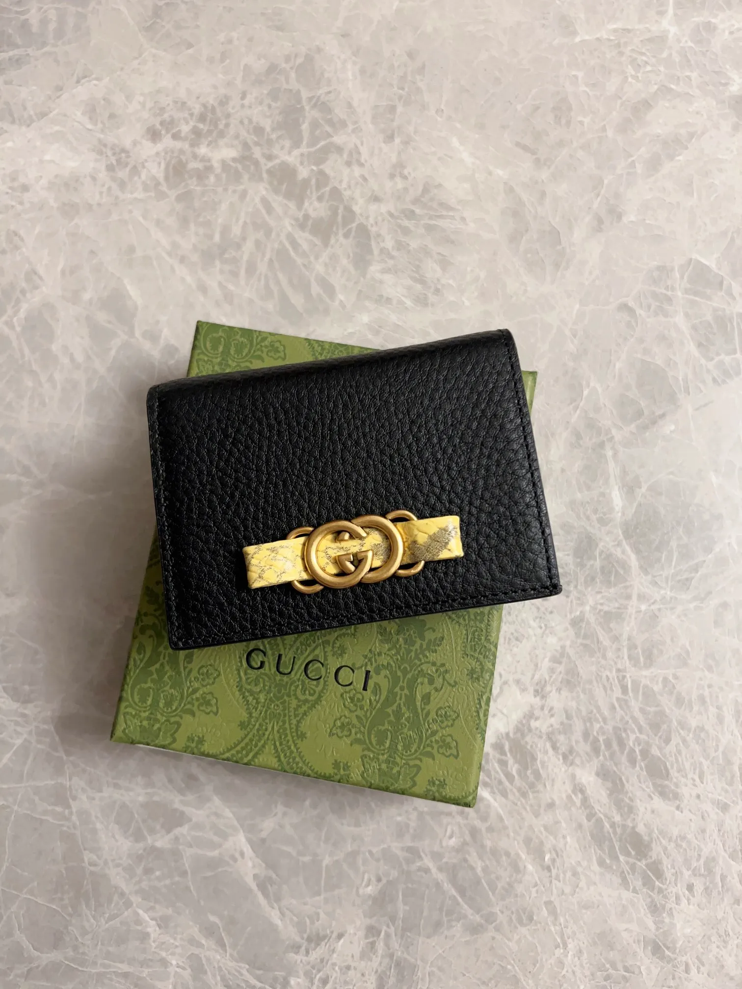 💰400 🇮🇹🇮🇹Gucci’s latest ~ small wallet with interlocking Double G python leather bow🍓🍓Exquisitely crafted from original factory calfskin, 🍓🍓The front bow is made with python leather piping and antique gold tone interlocking Double G details, 🍓🍓Iconic fashion item🍓🍓Model: 746059, Size: 11x 8.5x3cm