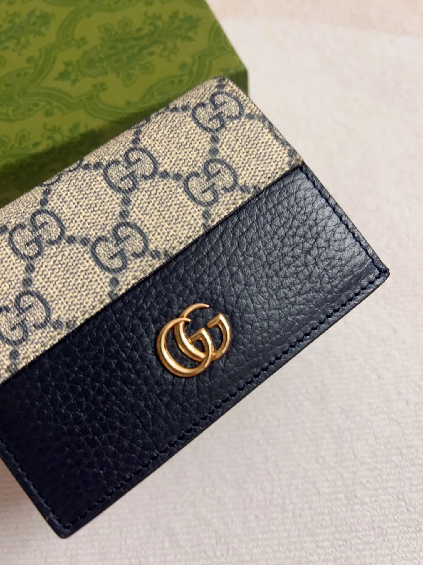 💰350 🇭🇺🇭🇺gucci new product! Using imported original leather and imported thread,‼ ️The new Ophidia series❣ Made of calfskin imported from Italy, equipped with classic double G hardware, a new style and contour support are now available. A structural shape in which the inner side is divided into intervals. 😘Made from top overseas hardware, 💍Model: 658610, Color: Blue PVC Size: 11x9x3cm