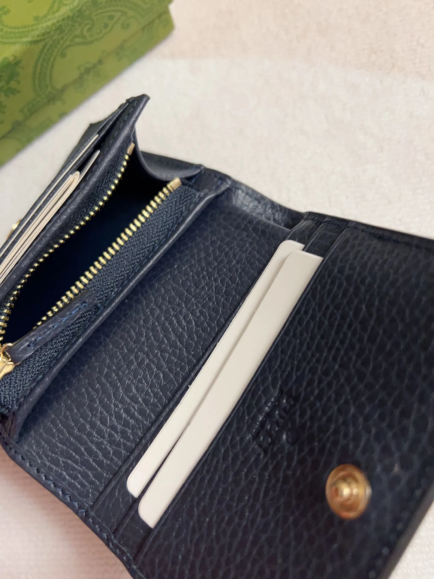 💰350 🇭🇺🇭🇺gucci new product! Using imported original leather and imported thread,‼ ️The new Ophidia series❣ Made of calfskin imported from Italy, equipped with classic double G hardware, a new style and contour support are now available. A structural shape in which the inner side is divided into intervals. 😘Made from top overseas hardware, 💍Model: 658610, Color: Blue PVC Size: 11x9x3cm