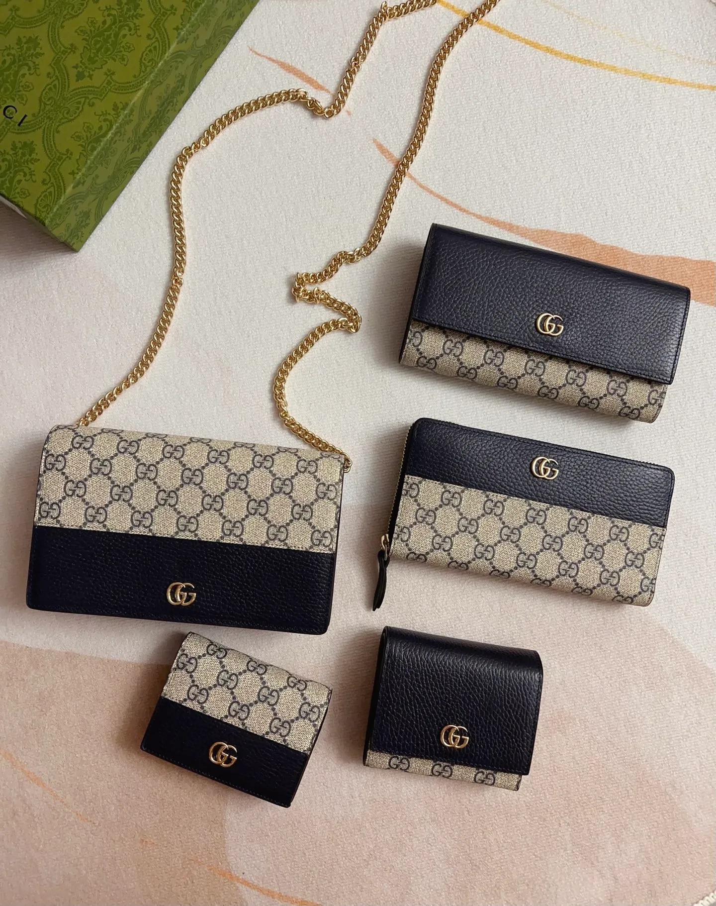 💰350 🇭🇺🇭🇺gucci new product! Using imported original leather and imported thread,‼ ️The new Ophidia series❣ Made of calfskin imported from Italy, equipped with classic double G hardware, a new style and contour support are now available. A structural shape in which the inner side is divided into intervals. 😘Made from top overseas hardware, 💍Model: 658610, Color: Blue PVC Size: 11x9x3cm