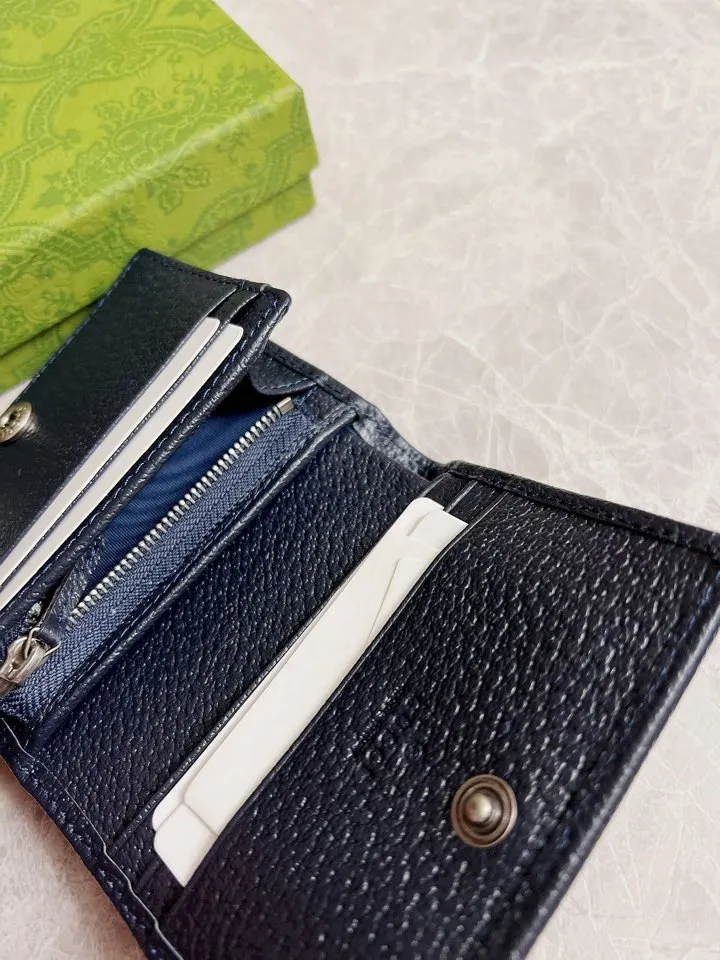 💰360 🇭🇺🇭🇺 In the spring and summer series~beige🐡🐡newly launched Gucci is made of GG Supreme high-end artificial canvas and cowhide material 🐡🐡1955 Horsebit Card Holder This series adopts the same double-ring and long strip design as the handbag 🐡🐡This detail is inspired by the brand’s equestrian origins 🐡🐡It is one of Gucci’s classic heritage🐡🐡It is also one of the brand’s most representative symbolic elements🐡🐡Model: 621887, size: width 11x height 8.5x side width 3cm