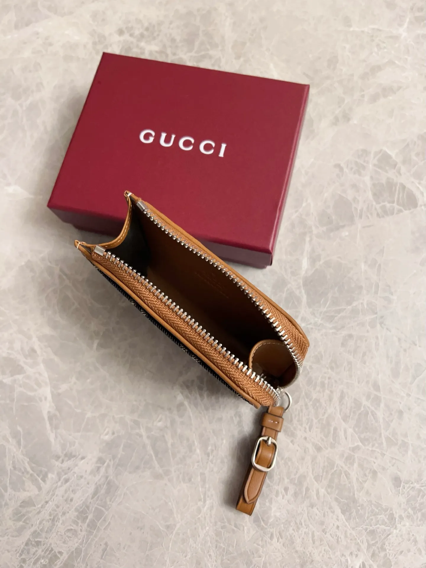 💰410 🇭🇺🇭🇺Original product! 🧽🧽jackie1961 denim denim series launches a new compact and noble style🧽🧽White hardware buckles and washed denim make the whole design exude elegance and timelessness🧽🧽Exquisite and fashionable! 🧽🧽Model: 821804, size: 13x8.5x3cm, color: denim/brown leather