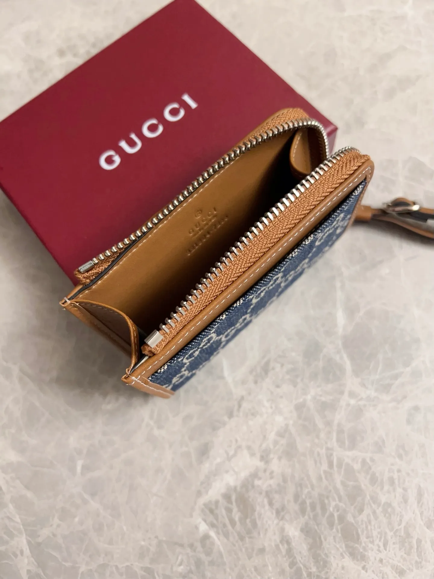 💰410 🇭🇺🇭🇺Original product! 🧽🧽jackie1961 denim denim series launches a new compact and noble style🧽🧽White hardware buckles and washed denim make the whole design exude elegance and timelessness🧽🧽Exquisite and fashionable! 🧽🧽Model: 821804, size: 13x8.5x3cm, color: denim/brown leather