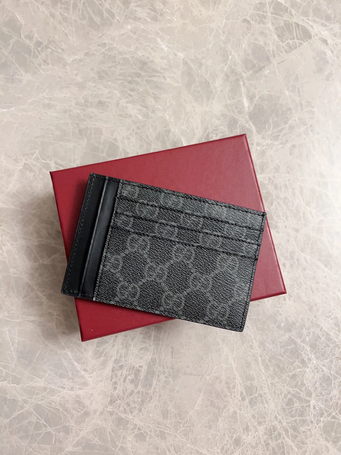 💰250 🇭🇺🇭🇺GG Emblem series reinterprets the classic double G pattern with creative design and innovative functions, 🍃🍃new granular PVC fabric with original factory calfskin, fashionable and versatile! 🍃🍃Brown, black Style number: 821208 Size: 12x8cm