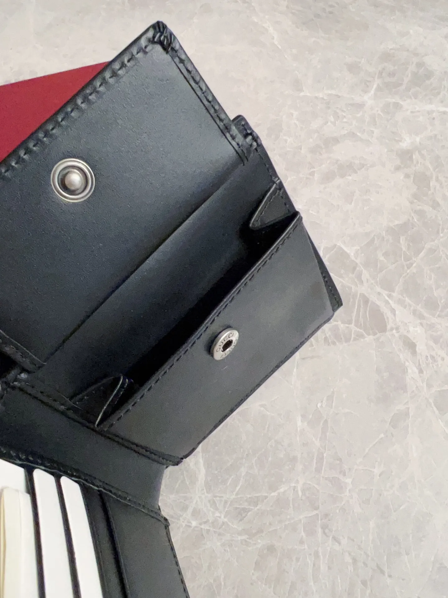 💰320🇭🇺🇭🇺GG Emblem series reinterprets the classic double G pattern with creative design and innovative functions. 🍃🍃New granular PVC fabric with original factory calfskin, fashionable and versatile! 🍃🍃Brown, black Style number: 821201 (card + coin bag) Size: 11x9cm