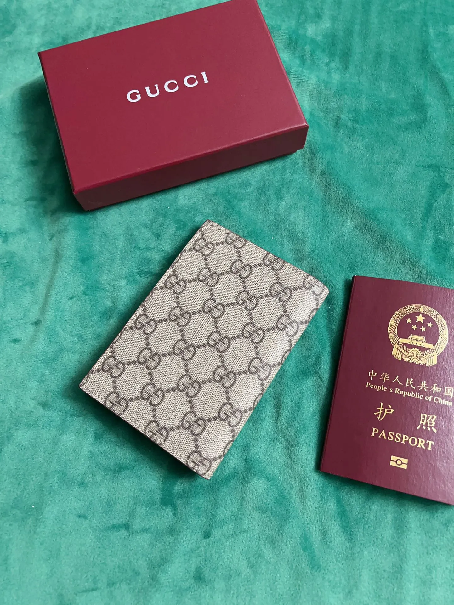 💰380🇭🇺🇭🇺New products on the official website! Exquisite passport holder🐹🐹PVC with burgundy calfskin, with cute and exquisite cartoon patterns on the leather! 🐹🐹Style number 810072, size: 14x10, 🐹🐹Little red cat, puppy, panda, owl, exquisite and cute! Original product!