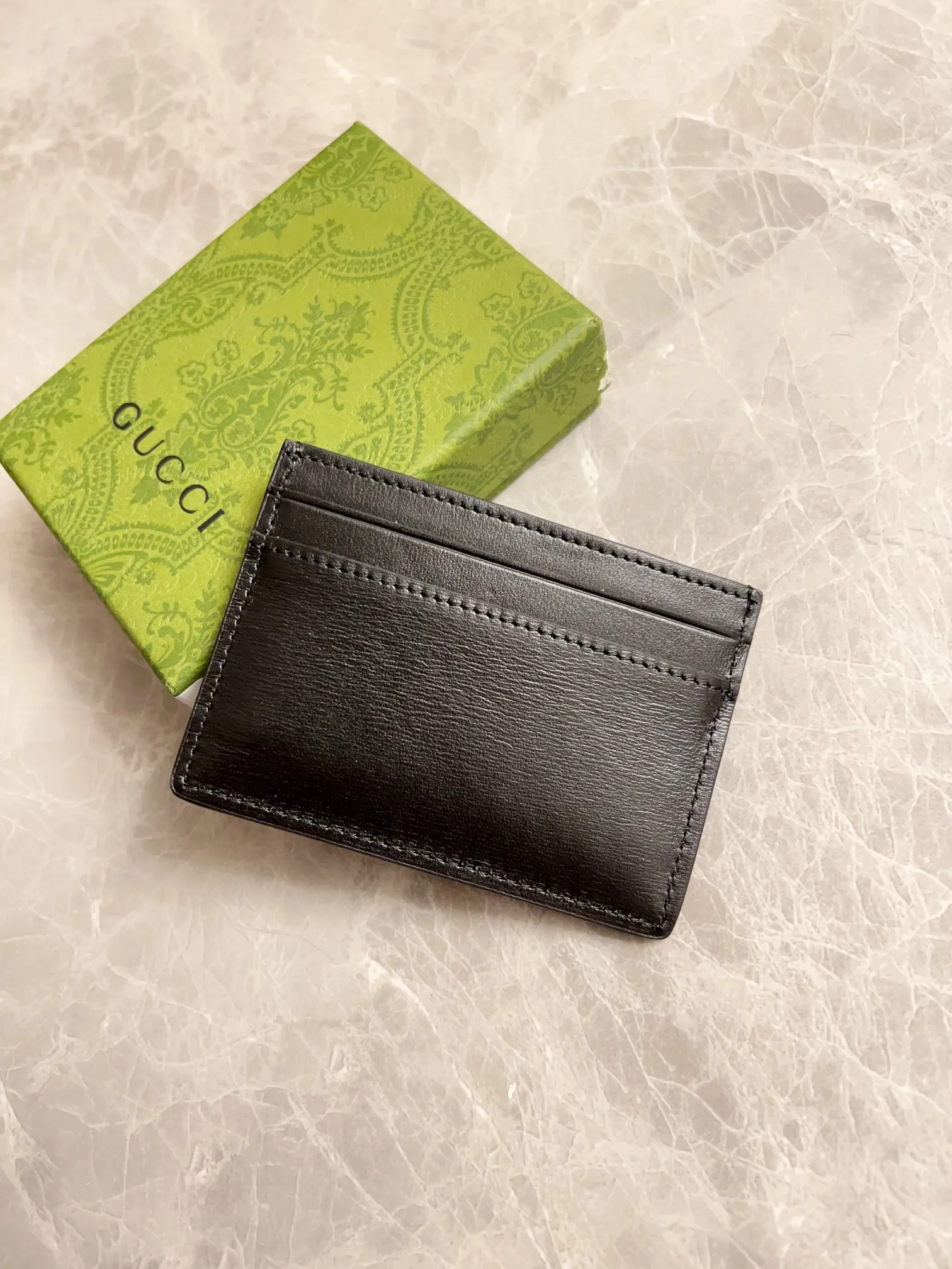 💰220🇭🇺🇭🇺The latest version of the GG marmont card holder at the counter🧃🧃Model: 657588, Color: Gram, antique silver double G logo🧃🧃Imported original toothpick pattern leather, perfect to the extreme,🧃🧃Exclusive real-life photos 🧃🧃Size: 11x7cm