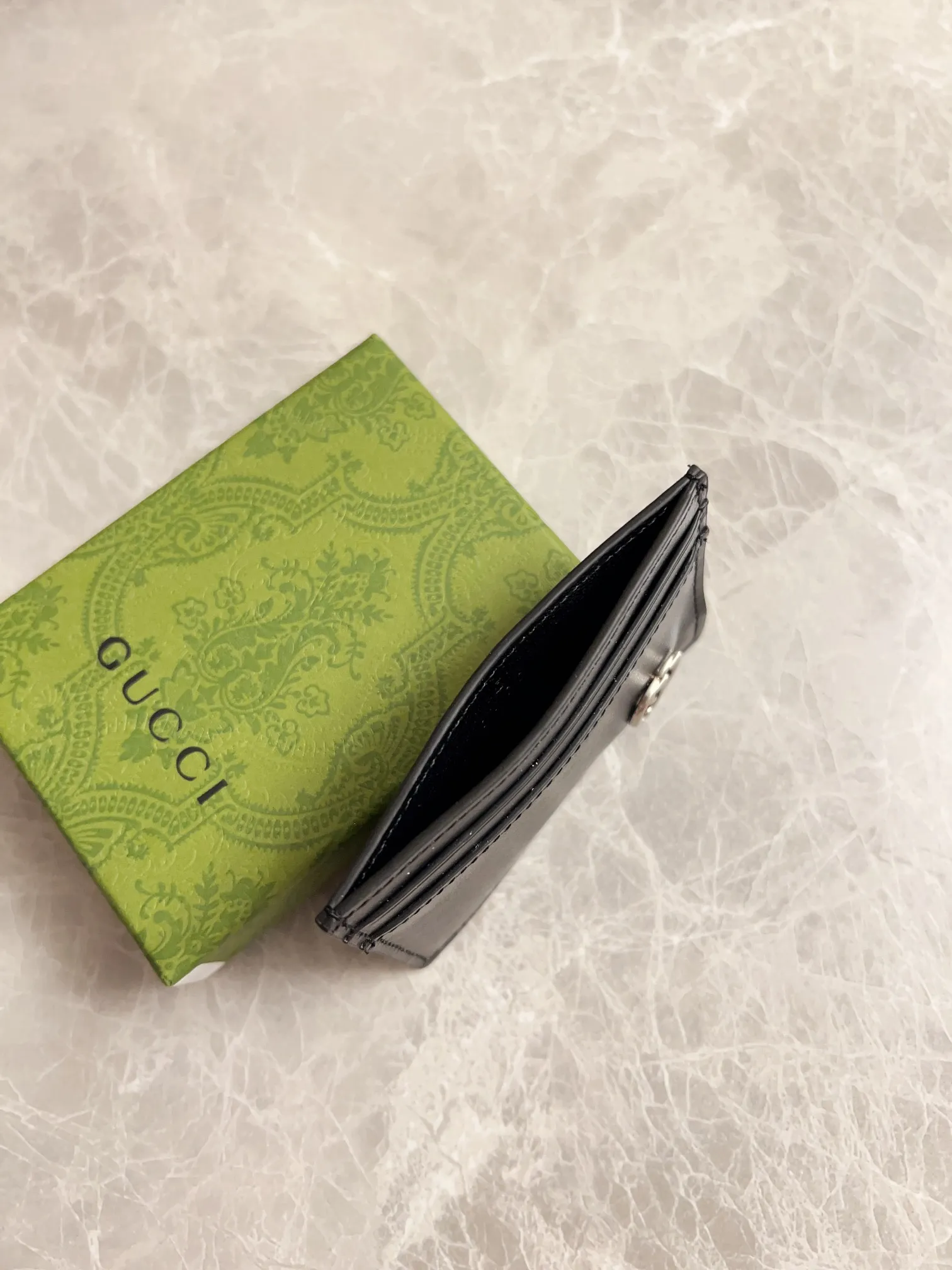 💰220🇭🇺🇭🇺The latest version of the GG marmont card holder at the counter🧃🧃Model: 657588, Color: Gram, antique silver double G logo🧃🧃Imported original toothpick pattern leather, perfect to the extreme,🧃🧃Exclusive real-life photos 🧃🧃Size: 11x7cm