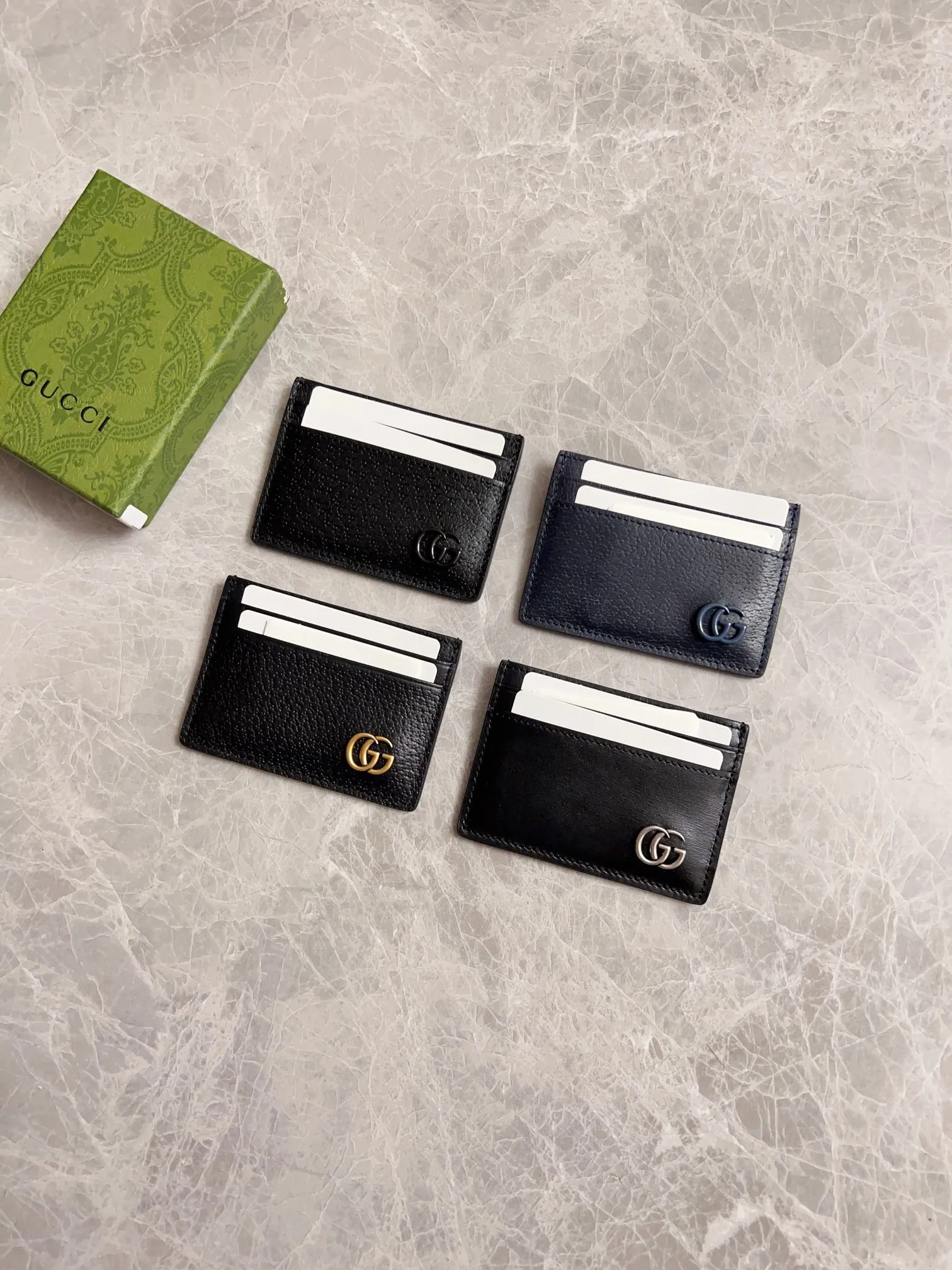 💰220🇭🇺🇭🇺The latest version of the GG marmont card holder at the counter🧃🧃Model: 657588, Color: Gram, antique silver double G logo🧃🧃Imported original toothpick pattern leather, perfect to the extreme,🧃🧃Exclusive real-life photos 🧃🧃Size: 11x7cm