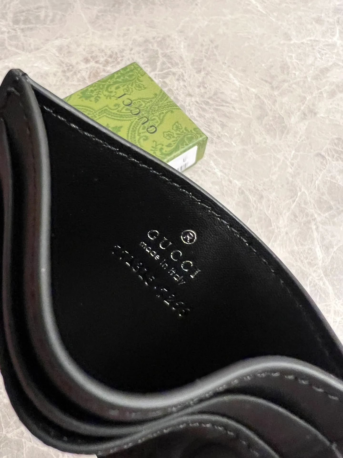 💰220🇭🇺🇭🇺gucci has launched a series of new men's models with original black rubber effect🎋🎋Model number: 771315, size: 11x6.8cm🎋🎋Counter quality, top original goods, real photos🎋🎋