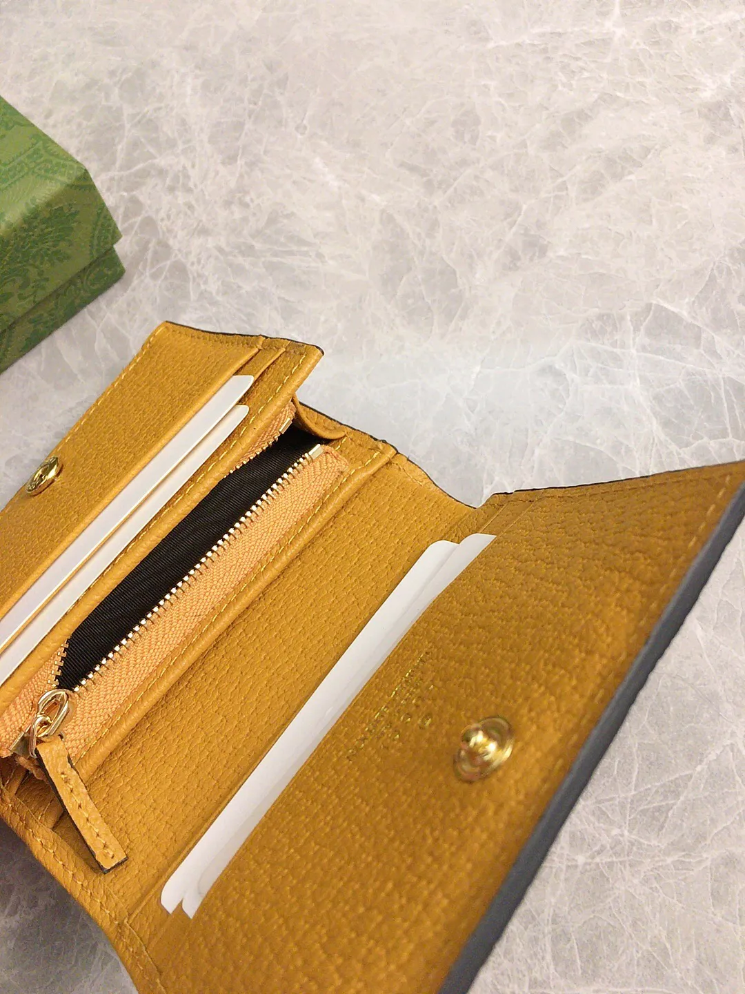 💰370 🇭🇺🇭🇺GUCCI KAI Kim Jong-in Joint Bear Series 🍃🍃 Short card holder ~ wallet 🍃🍃Model: 660510, size: 11x8x2.5cm, 🍃🍃made from original leather!