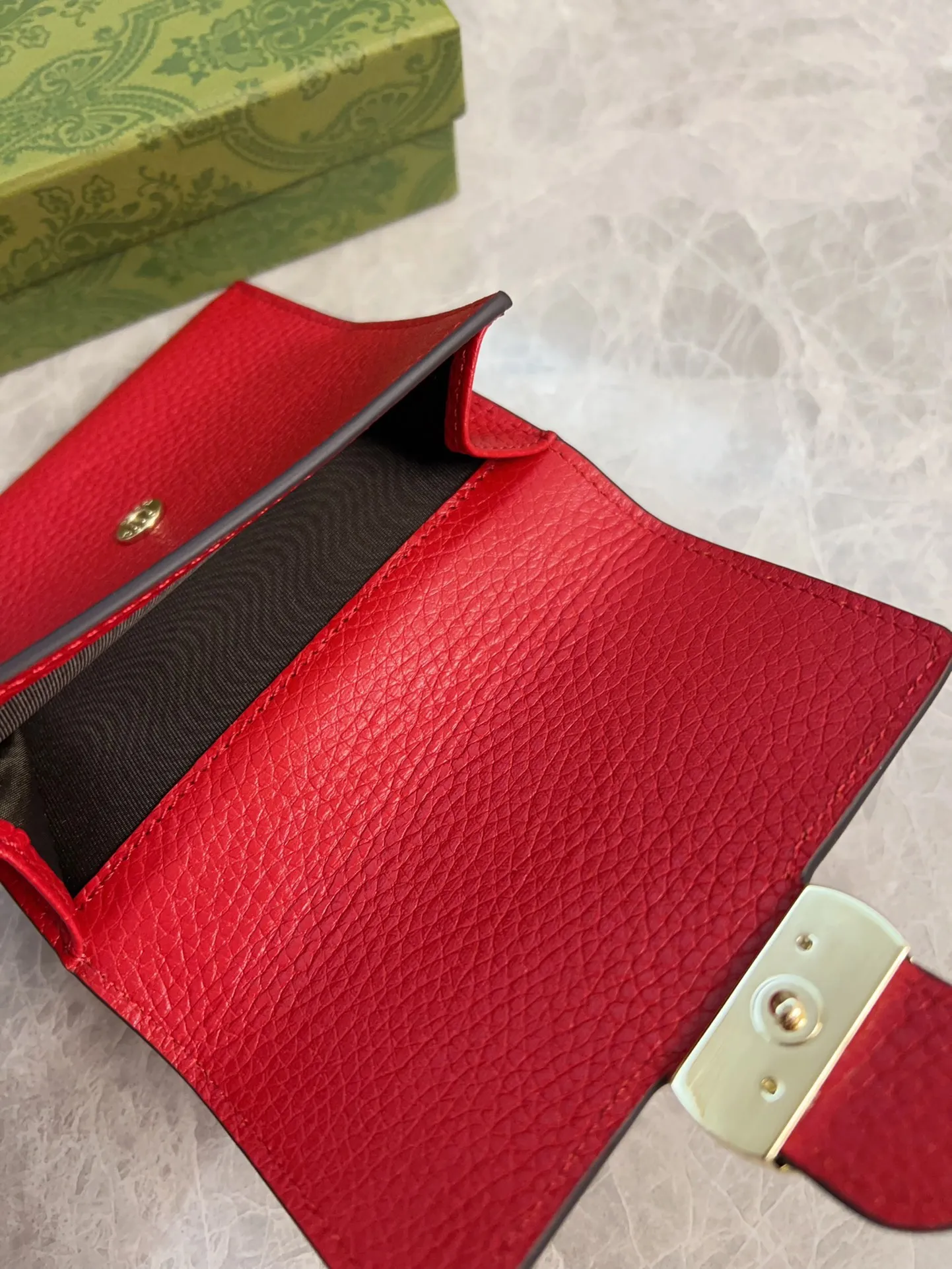 💰440 🇭🇺🇭🇺The latest model original Ferrari leather ~ pressed large G🌷🌷original double G hardware 🌷🌷exquisite oil edges! Model: 615525 Size: 12x11x3cm 🌷🌷Color: bright red