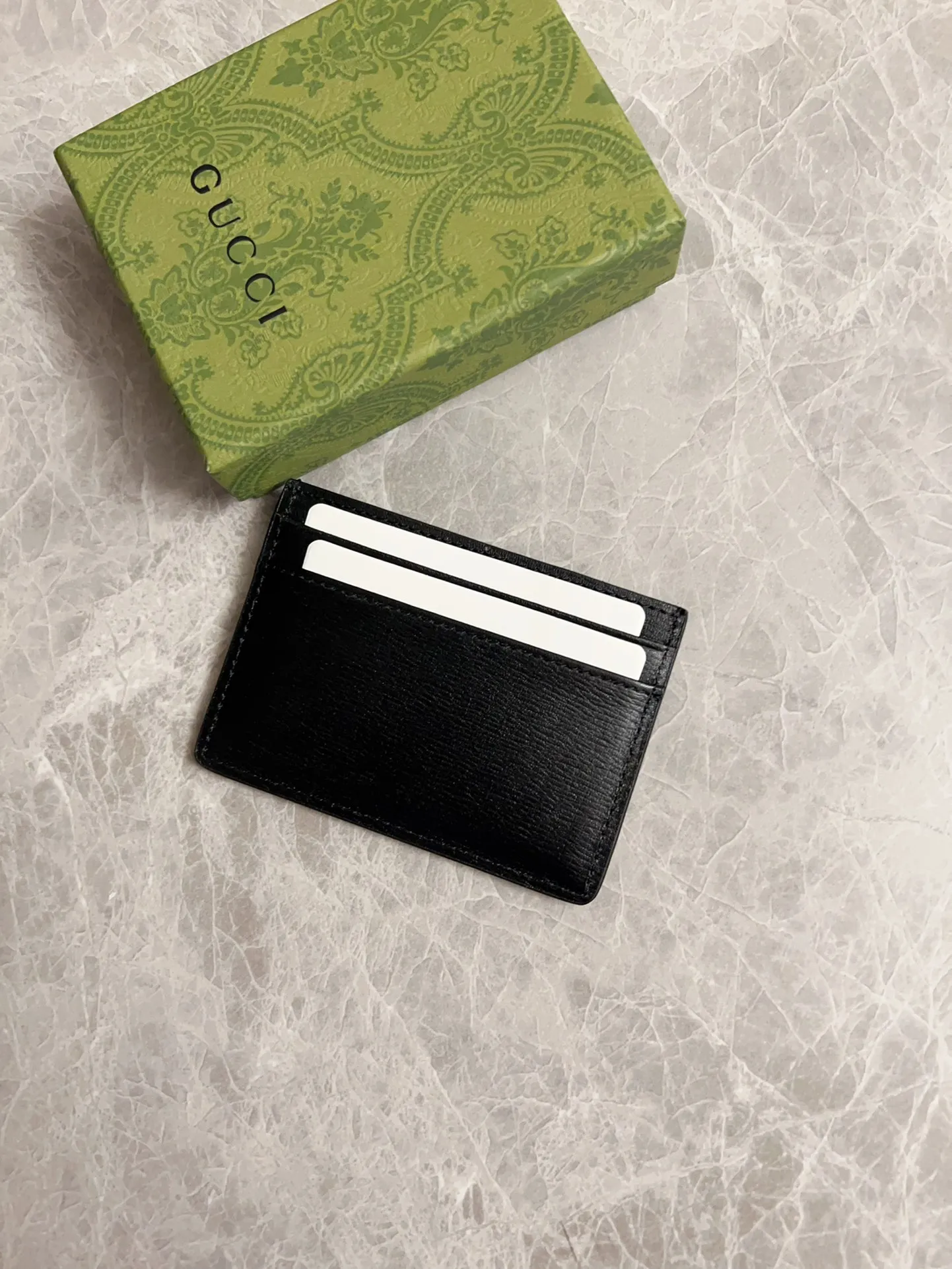 💰210🇭🇺🇭🇺 New men’s small card holder! 🐍🐍Synchronized with the counter, high-quality cowhide fabric🐍🐍tear-printed with the latest Striped Snake logo🐍🐍Fine oil edge workmanship, simple and elegant, fashionable and domineering,🐍🐍Model: 451277, size: 10x7cm, color: toothpick pattern ~ black "Striped Snake"