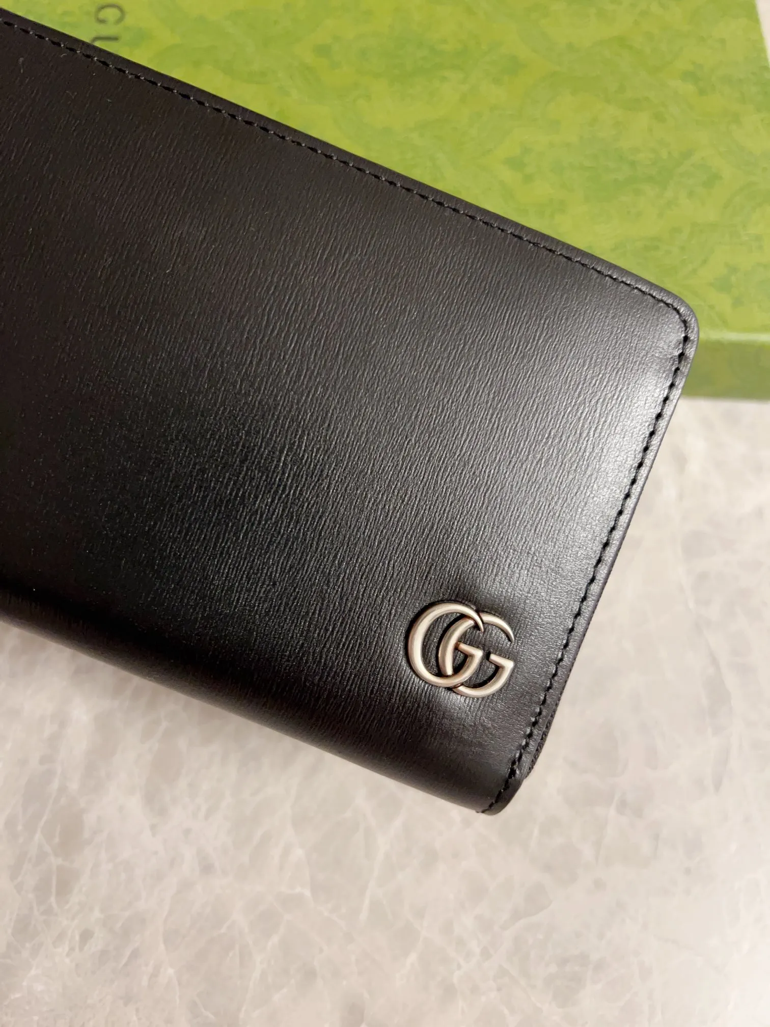💰400🇭🇺🇭🇺The latest version of the GG marmont full zipper wallet at the counter🗽🗽Model: 428736, color: Gram, ancient silver double G logo🗽🗽Imported original toothpick pattern cowhide, perfect to the extreme,🗽🗽exclusive real-life photos 🗽🗽Size: 19x10x2.5cm