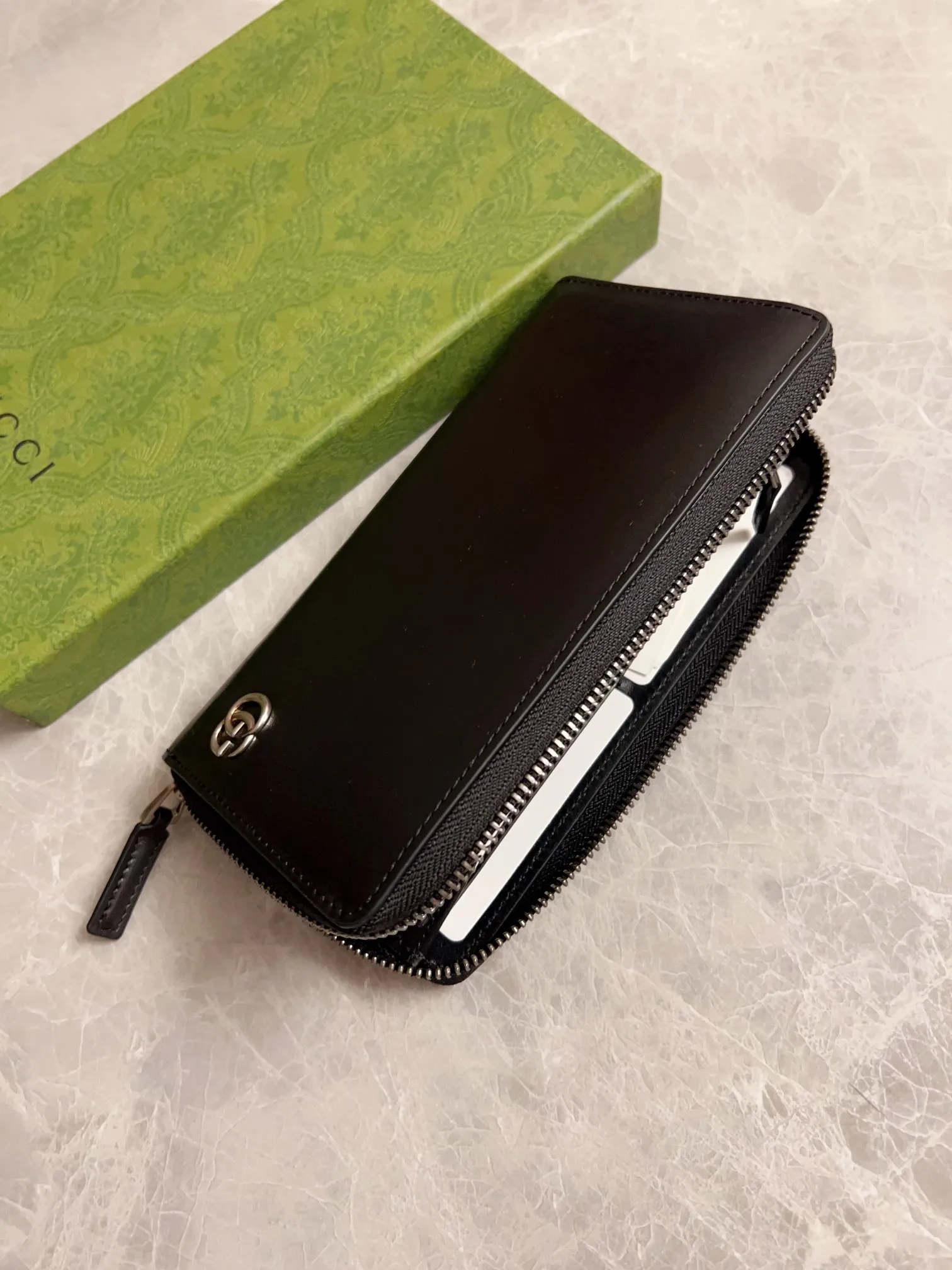 💰400🇭🇺🇭🇺The latest version of the GG marmont full zipper wallet at the counter🗽🗽Model: 428736, color: Gram, ancient silver double G logo🗽🗽Imported original toothpick pattern cowhide, perfect to the extreme,🗽🗽exclusive real-life photos 🗽🗽Size: 19x10x2.5cm