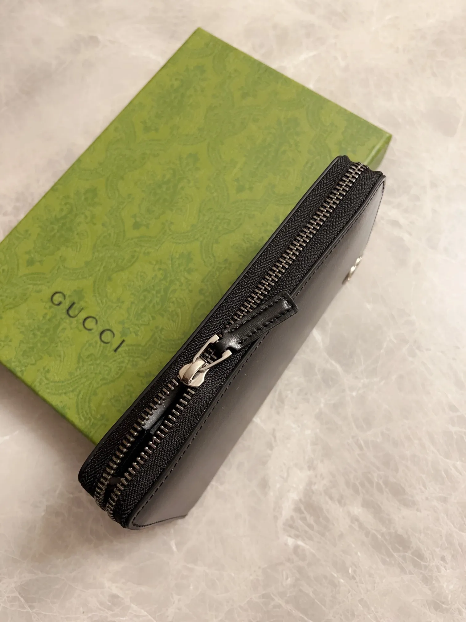 💰400🇭🇺🇭🇺The latest version of the GG marmont full zipper wallet at the counter🗽🗽Model: 428736, color: Gram, ancient silver double G logo🗽🗽Imported original toothpick pattern cowhide, perfect to the extreme,🗽🗽exclusive real-life photos 🗽🗽Size: 19x10x2.5cm