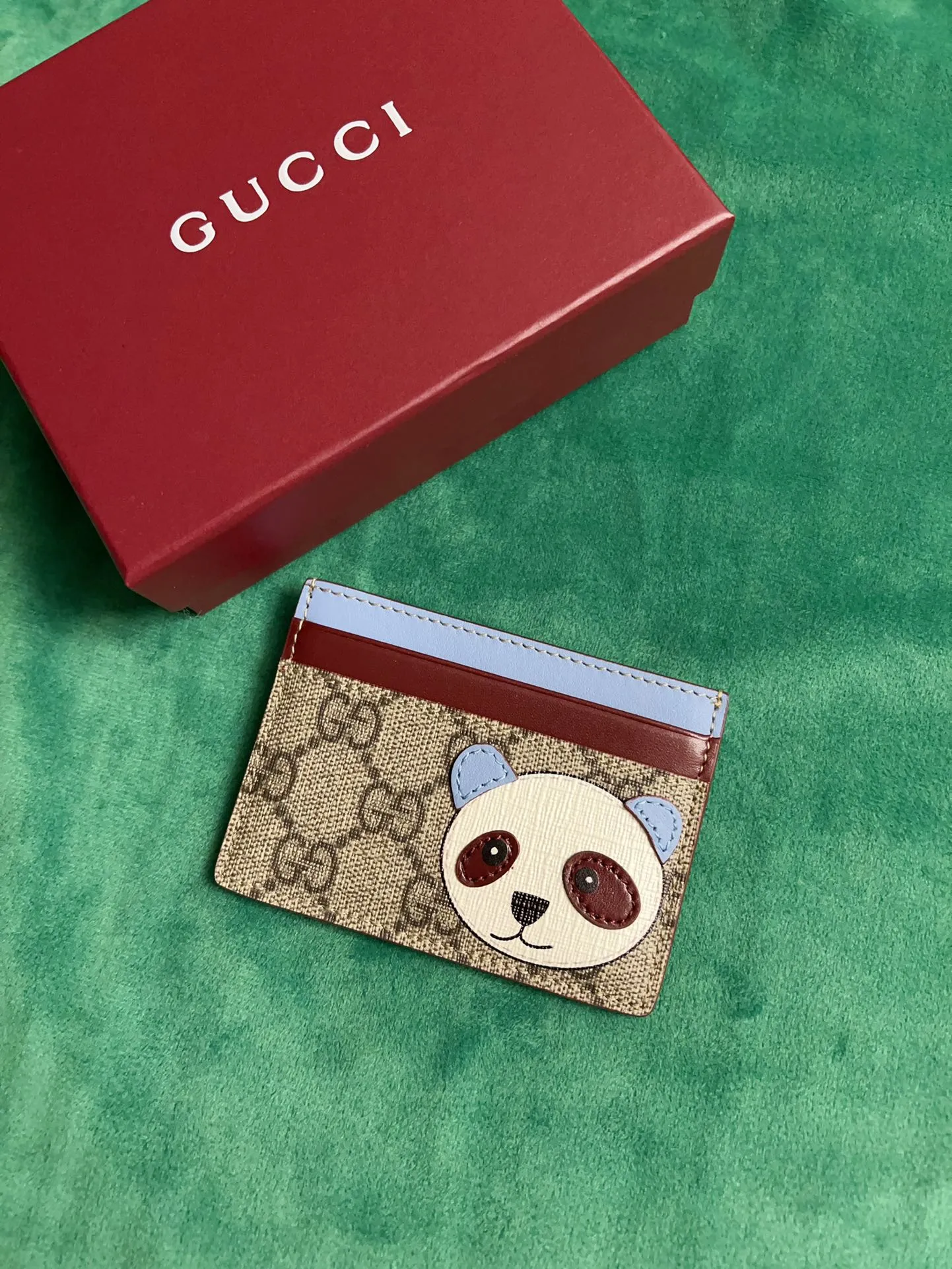 💰260 🇭🇺🇭🇺New product on official website! Exquisite small card holder PVC with burgundy calfskin, 🤡🤡cut and printed with cute and exquisite cartoon patterns! 🤡🤡Style number 818769, size: 11x7cm, 🤡🤡little red cat, puppy, panda, owl, exquisite and cute! Original product!
