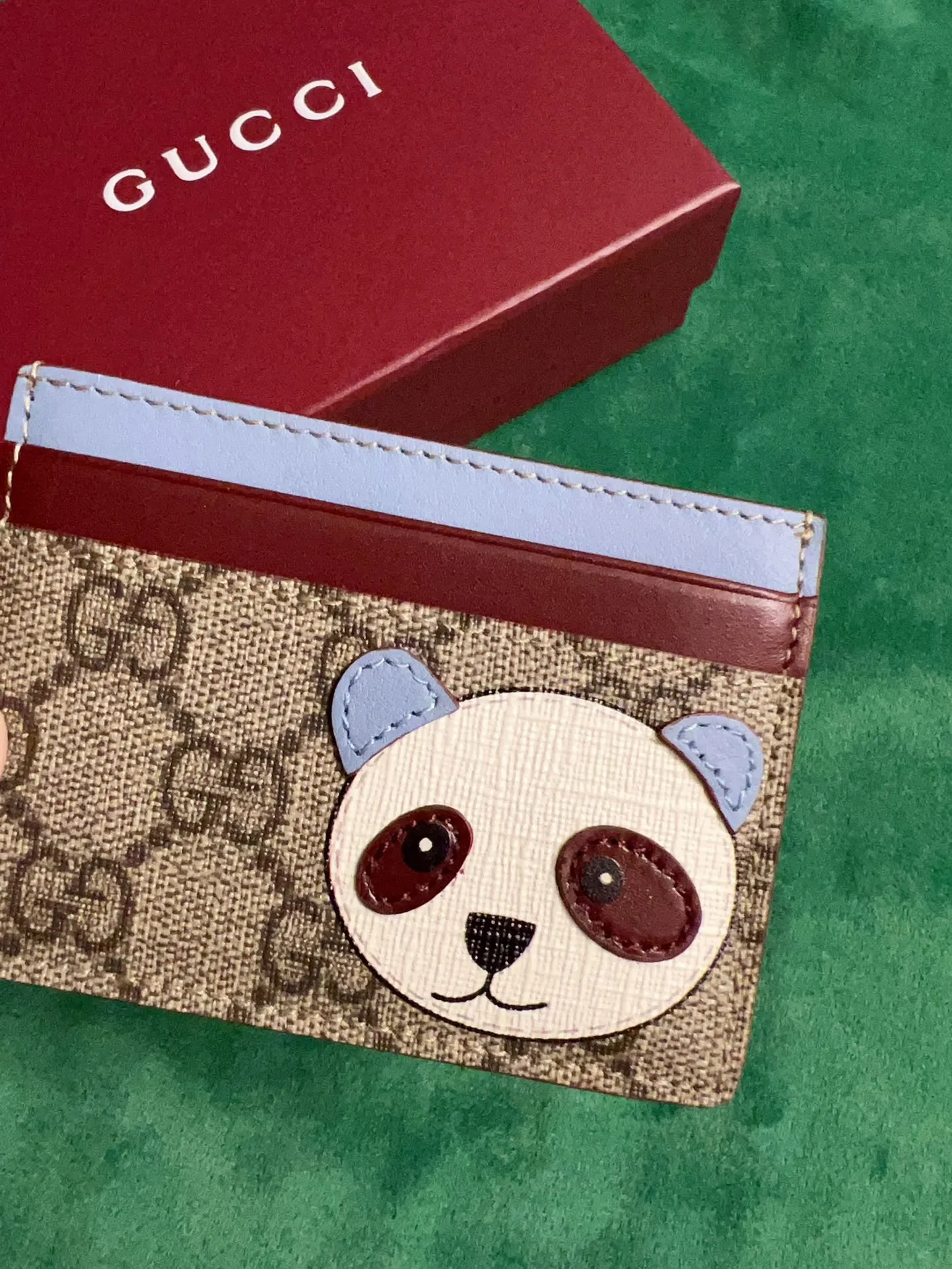 💰260 🇭🇺🇭🇺New product on official website! Exquisite small card holder PVC with burgundy calfskin, 🤡🤡cut and printed with cute and exquisite cartoon patterns! 🤡🤡Style number 818769, size: 11x7cm, 🤡🤡little red cat, puppy, panda, owl, exquisite and cute! Original product!