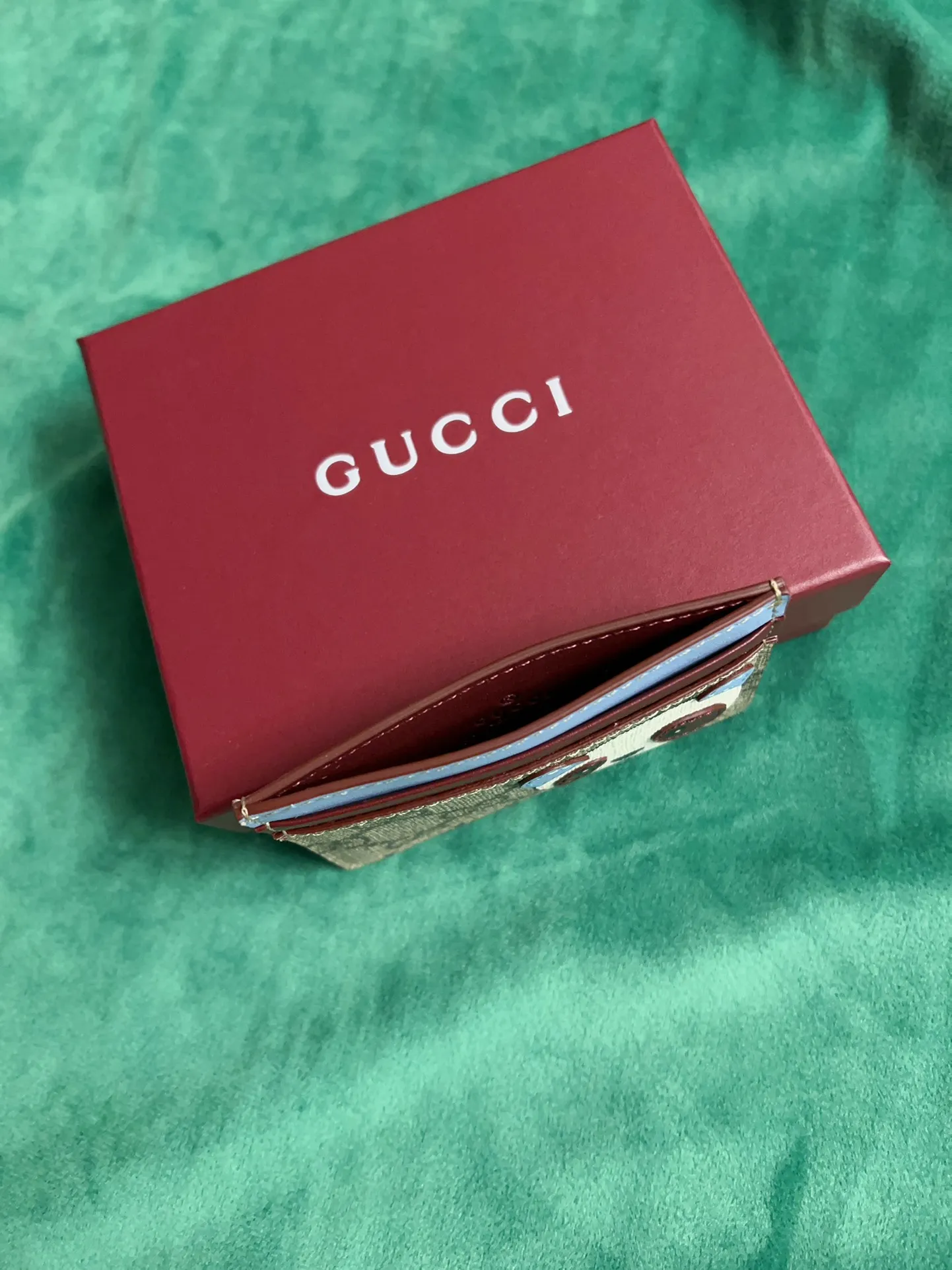 💰260 🇭🇺🇭🇺New product on official website! Exquisite small card holder PVC with burgundy calfskin, 🤡🤡cut and printed with cute and exquisite cartoon patterns! 🤡🤡Style number 818769, size: 11x7cm, 🤡🤡little red cat, puppy, panda, owl, exquisite and cute! Original product!