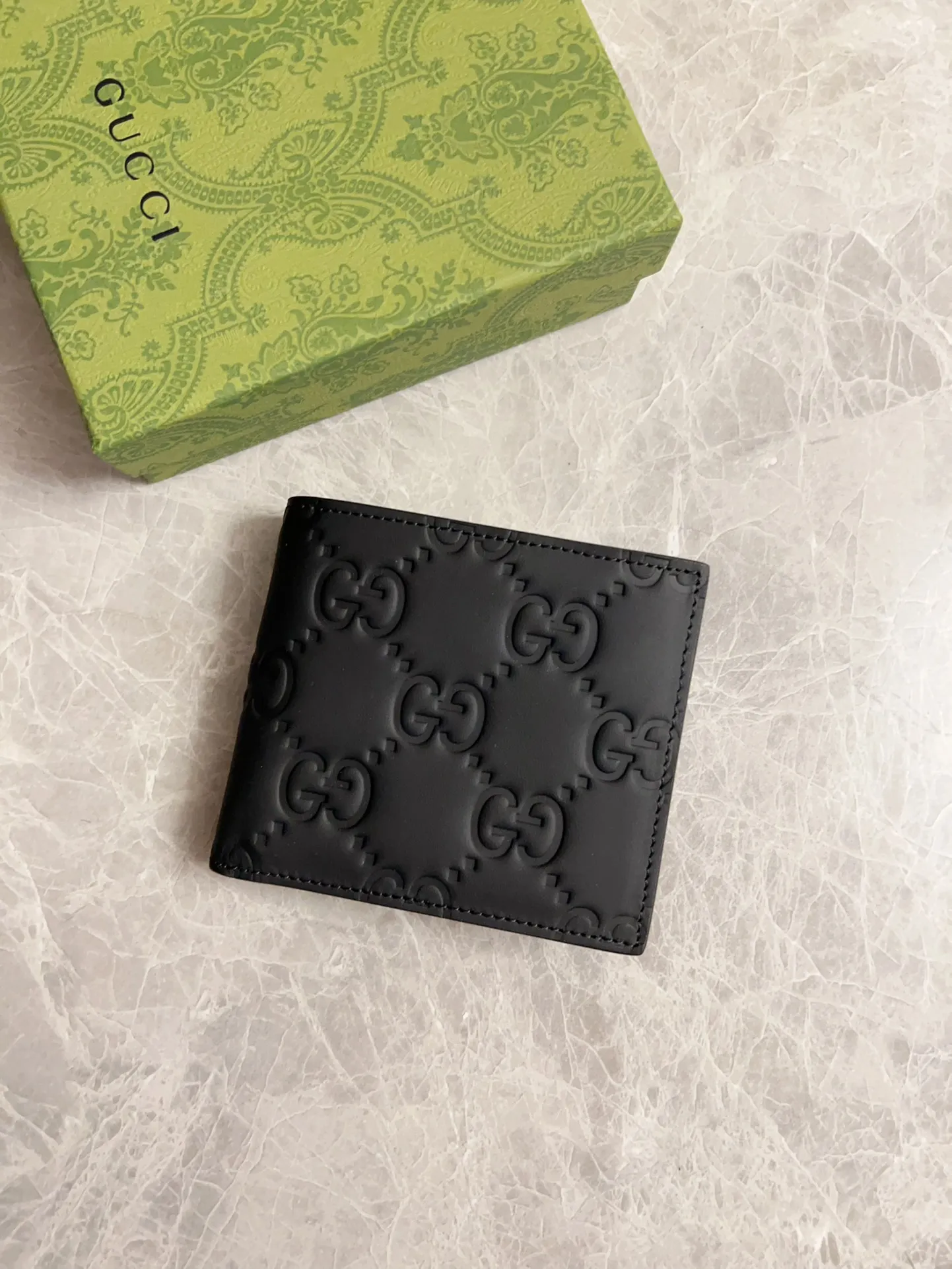 💰320 🇭🇺🇭🇺gucci’s new men’s series of original black rubber effect styles are now available🎋🎋Model number: 771311, size: 11x9cm🎋🎋Counter quality, top-notch original goods, real photos🎋🎋
