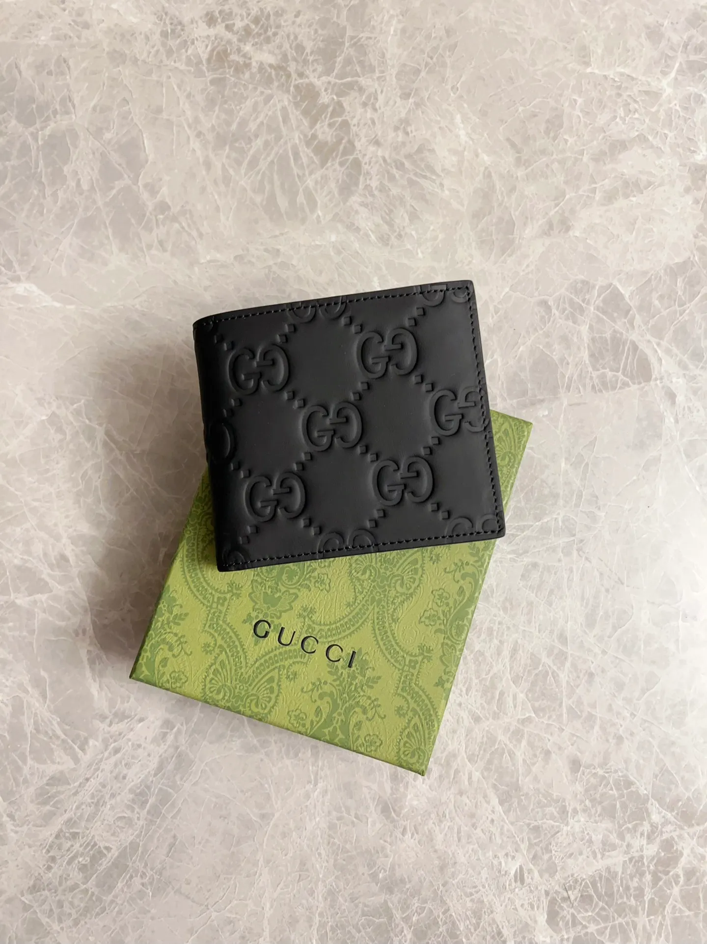 💰320 🇭🇺🇭🇺gucci’s new men’s series of original black rubber effect styles are now available🎋🎋Model number: 771311, size: 11x9cm🎋🎋Counter quality, top-notch original goods, real photos🎋🎋