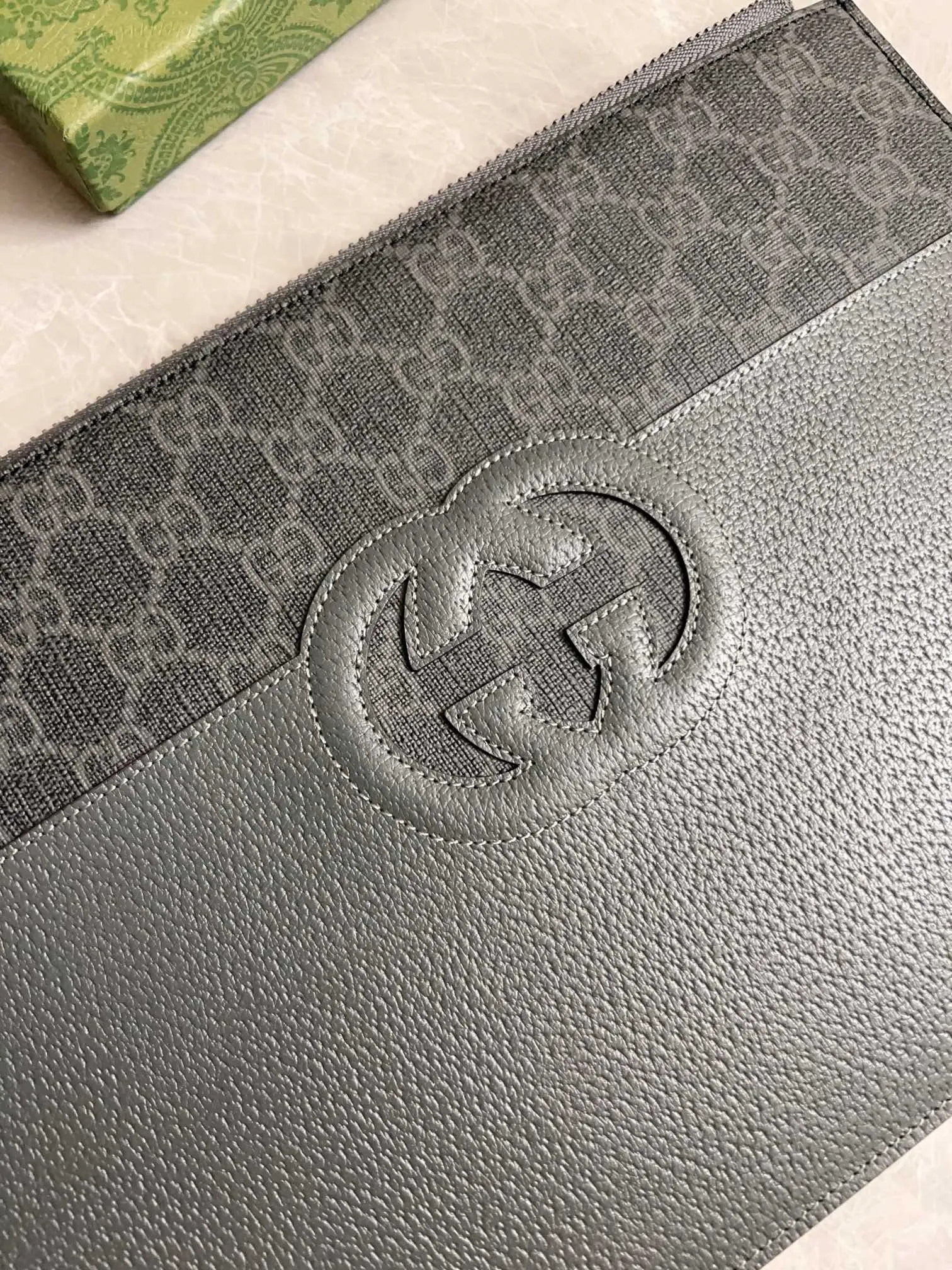💰580 🇭🇺🇭🇺Gucci’s latest ~ Men’s handbag 🧬🧬 embellished with hollow interlocking Double G details, cleverly matched with GG Supreme canvas, 🧬🧬Create an accessory with both modern style and classic style🧬🧬Iconic interlocking Double G logo. This logo comes from the brand founder Guccio Mr. Gucci's initials are constantly being reinterpreted in various forms and styles🧬🧬Model: 723320, size: 30.5x 21x 1.5cm