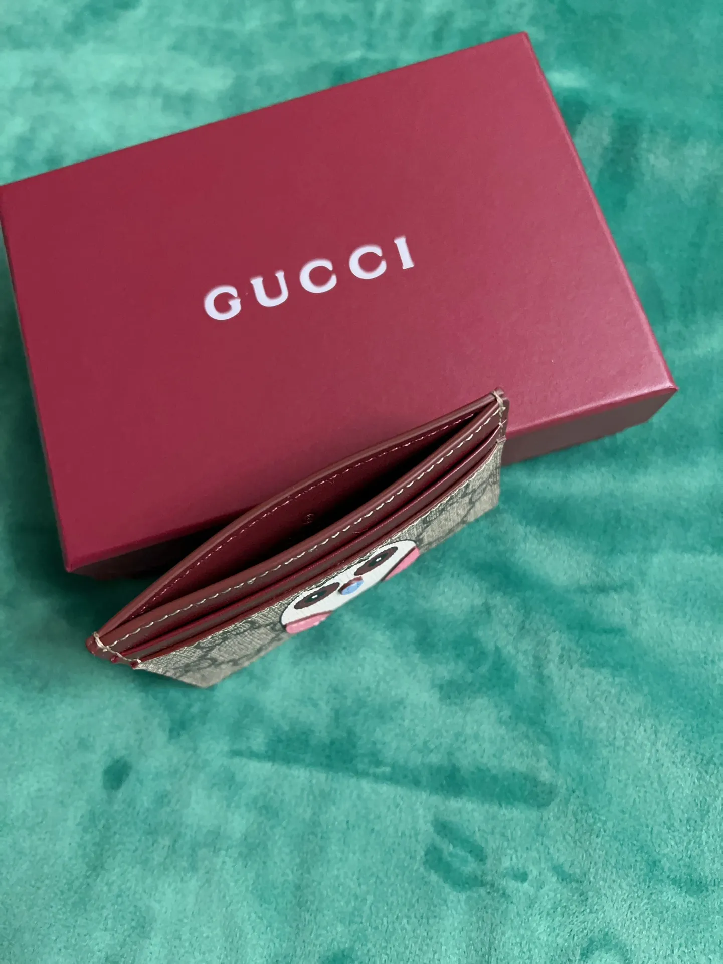 💰260 🇭🇺🇭🇺New product on official website! Exquisite small card holder PVC with burgundy calfskin, 🤡🤡cut and printed with cute and exquisite cartoon patterns! 🤡🤡Style number 818769, size: 11x7cm, 🤡🤡little red cat, puppy, panda, owl, exquisite and cute! Original product!