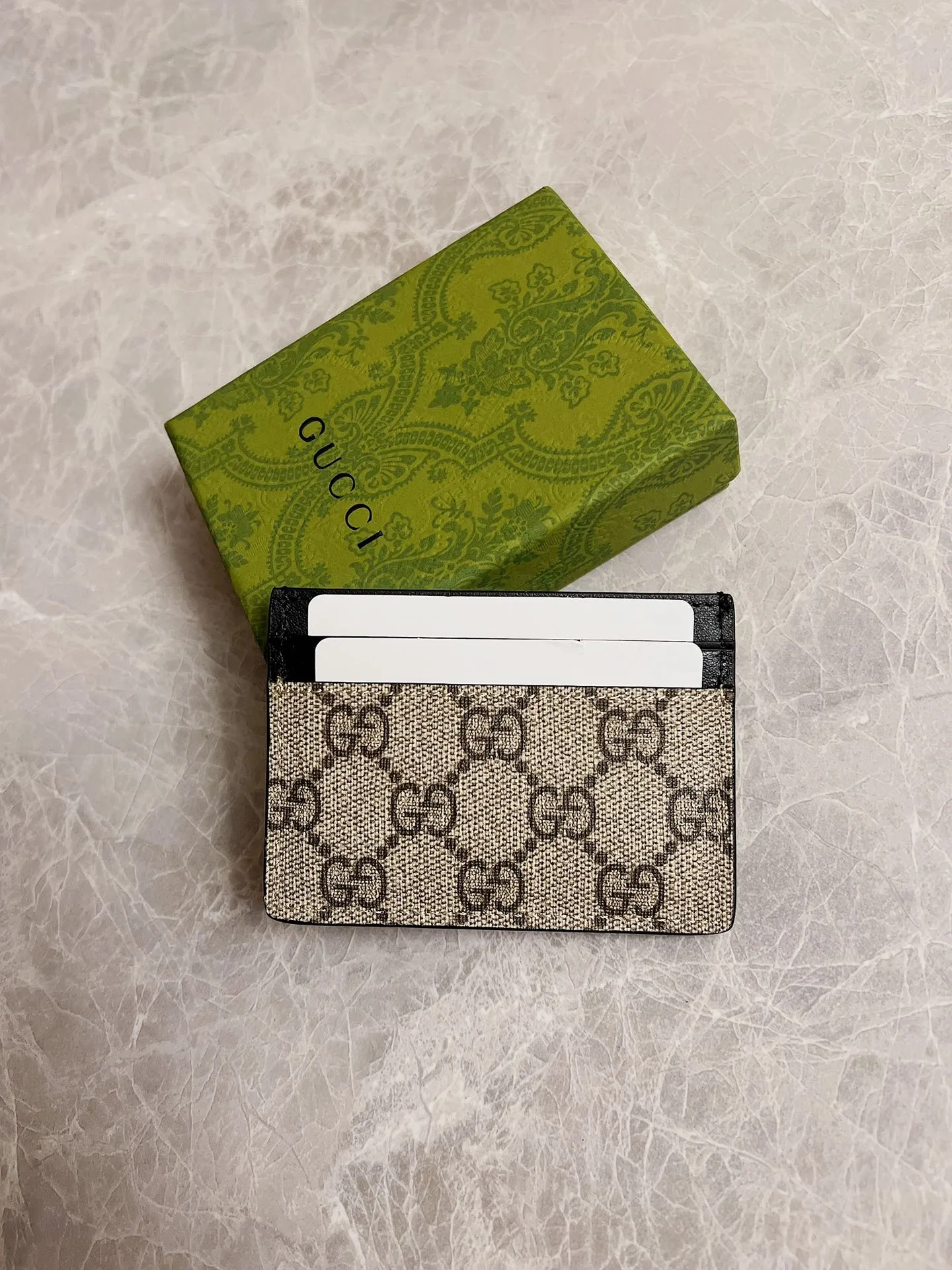 💰200 🇭🇺🇭🇺New men’s small card holder! 🐍🐍Synchronized at the counter, original shaved leather with high-quality PVC fabric🐍🐍Tear-printed latest tiger head logo🐍🐍Oil edges with fine workmanship, simple and elegant, fashionable and domineering,🐍🐍Model: 451277, size: 10x7cm, color: Brown PVC-Black "Tiger Head"