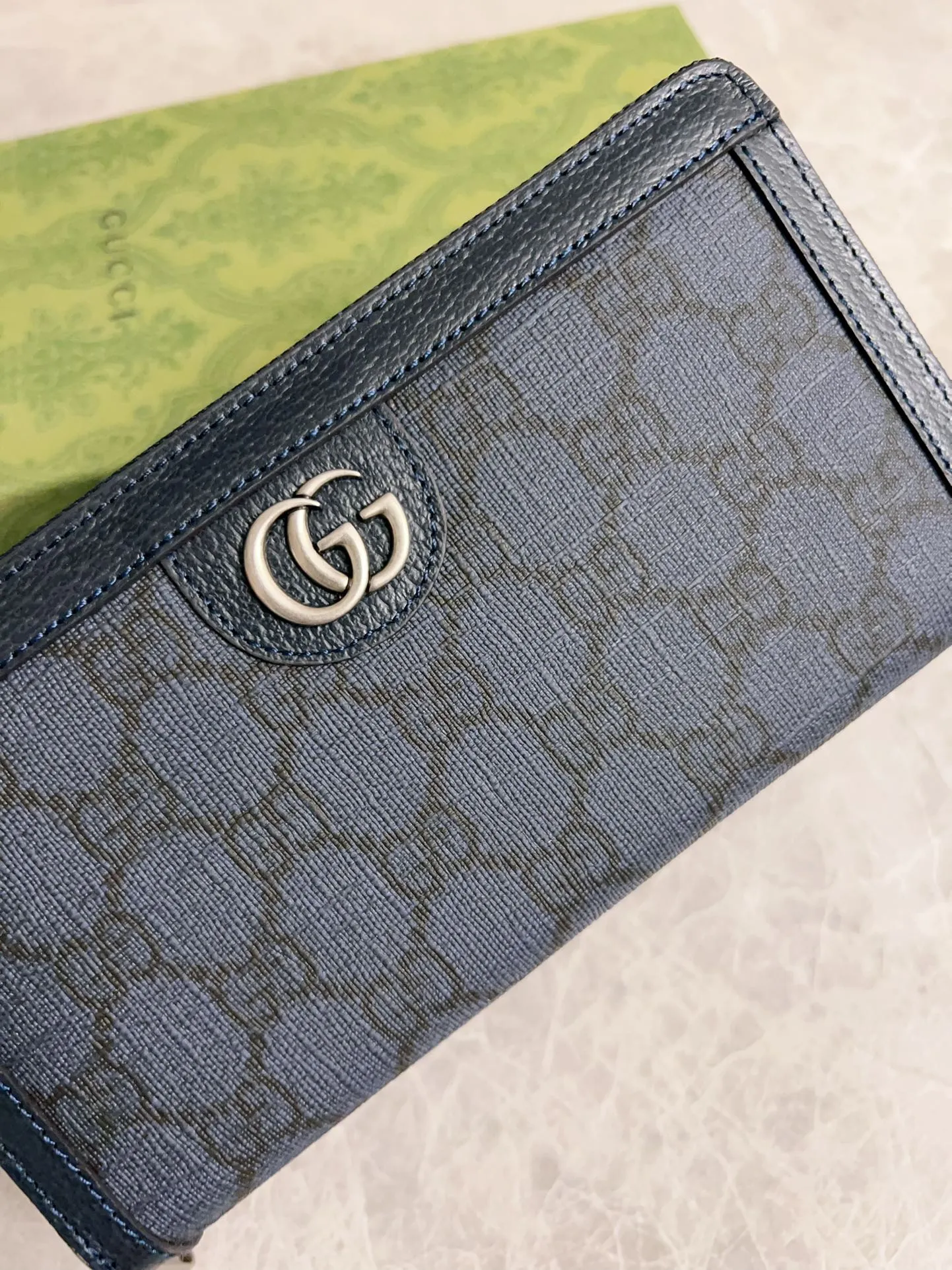 💰440 🇭🇺🇭🇺GucciO’s latest phidia series zipper bag, Ophidia series items have endless retro feelings. Dark blue GG Supreme canvas, dark blue cowhide piping, palladium tone hardware Double G Model: 706844 Dimensions: 19x 10x2.5cm Color: dark blue/pvc.