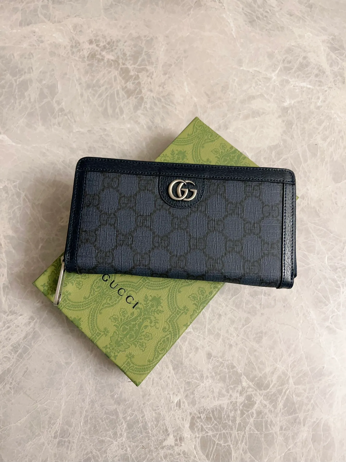 💰440 🇭🇺🇭🇺GucciO’s latest phidia series zipper bag, Ophidia series items have endless retro feelings. Dark blue GG Supreme canvas, dark blue cowhide piping, palladium tone hardware Double G Model: 706844 Dimensions: 19x 10x2.5cm Color: dark blue/pvc.