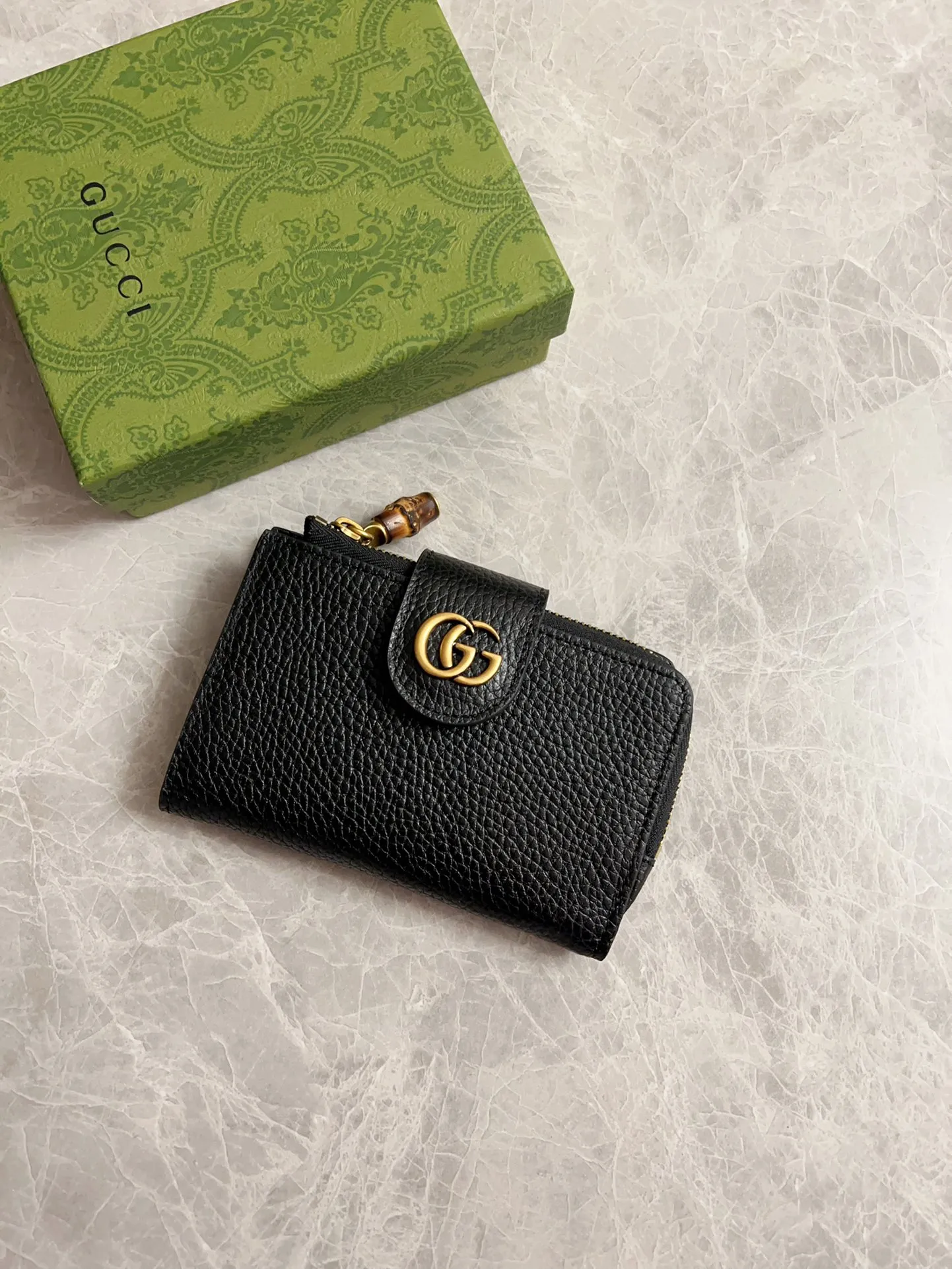 💰420 🇭🇺🇭🇺GG Marmont series card holder has arrived! Exquisite and generous! Model: 739498 Dimensions: 13x8.5x2cm. Color: black/burgundy/brown/original leather.