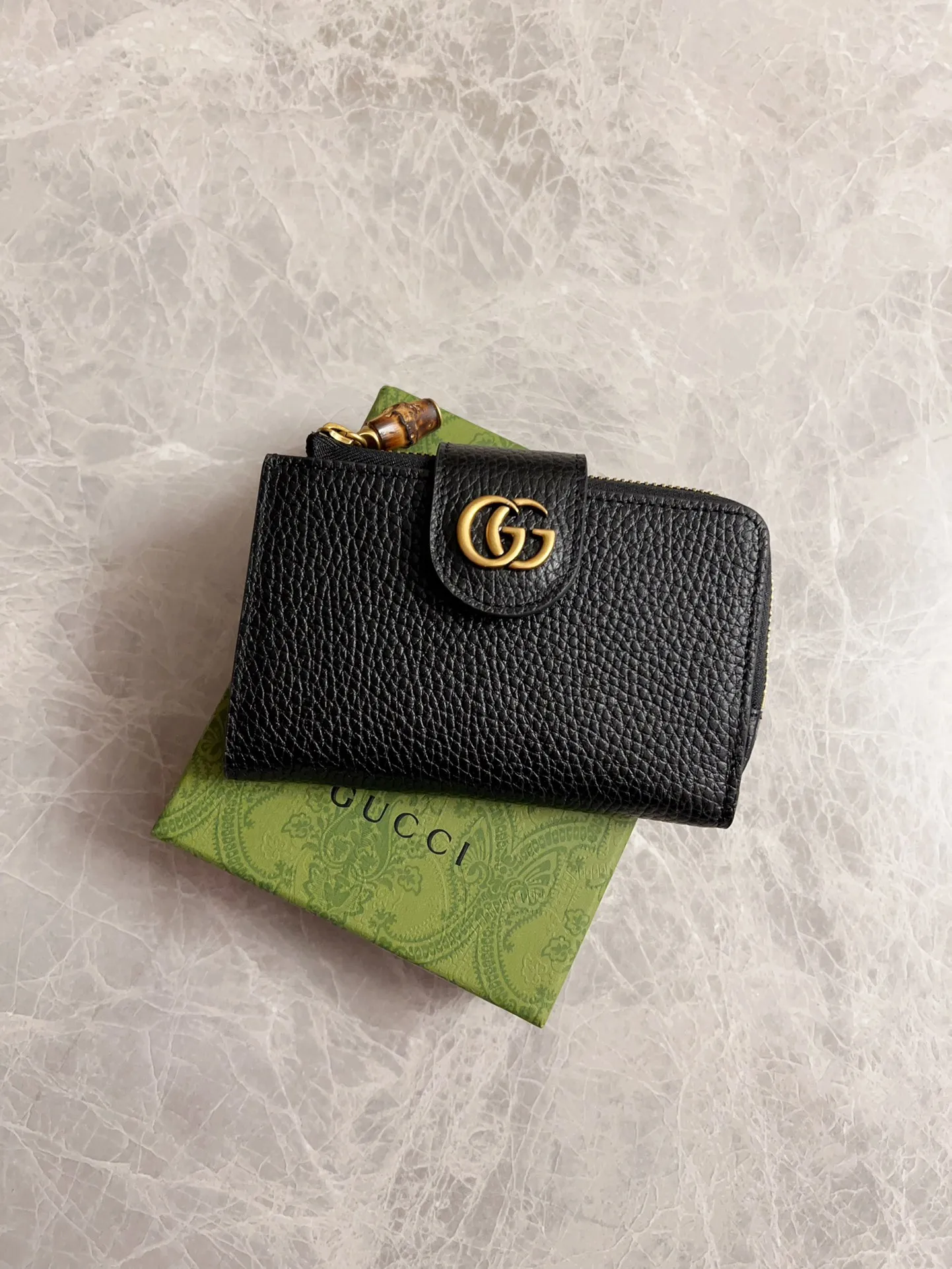 💰420 🇭🇺🇭🇺GG Marmont series card holder has arrived! Exquisite and generous! Model: 739498 Dimensions: 13x8.5x2cm. Color: black/burgundy/brown/original leather.