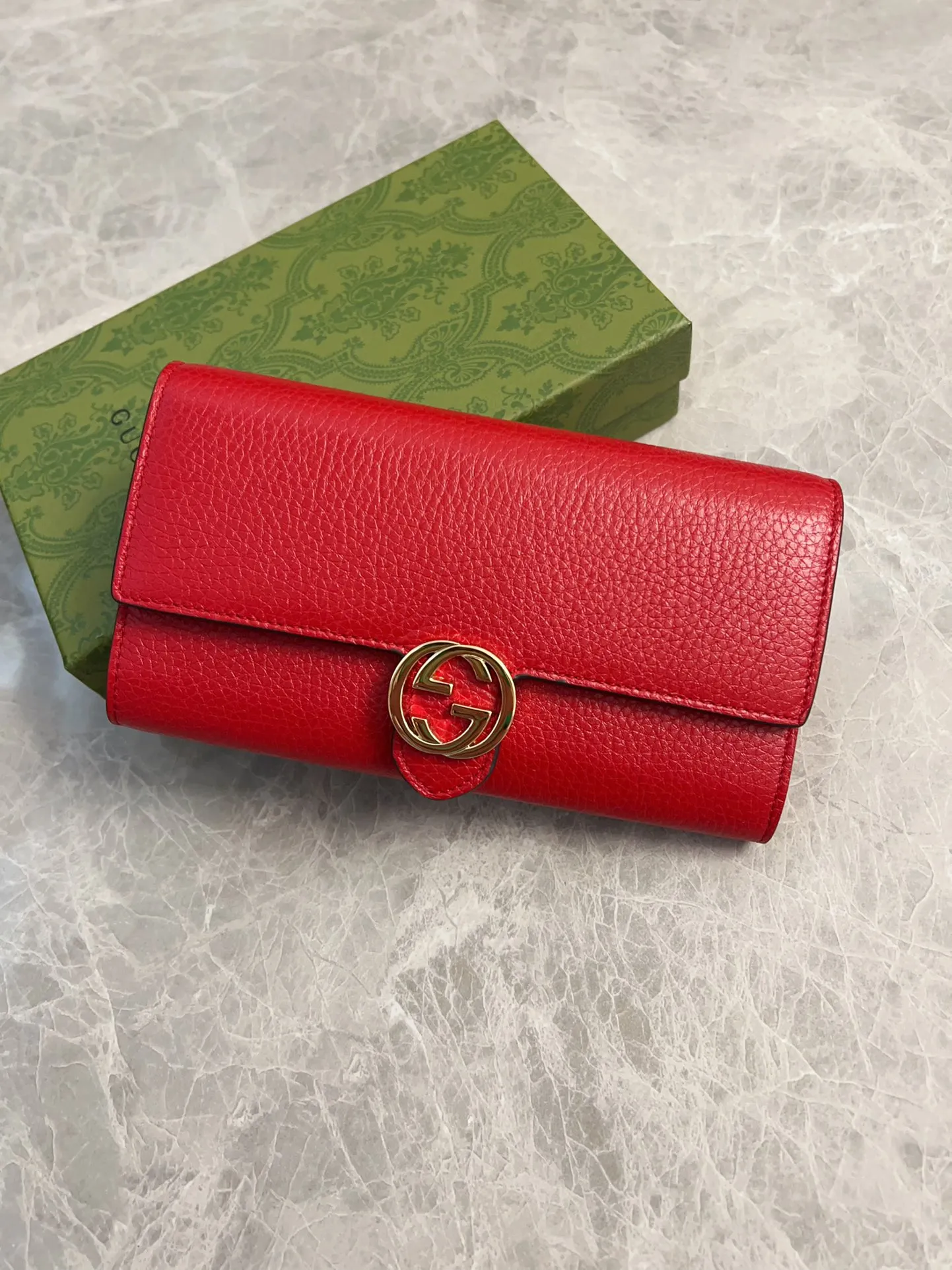 💰440 🇭🇺🇭🇺The latest model Original Ferrari leather ~ Pressed GⓂ️Ⓜ️Original double G hardware Ⓜ️Ⓜ️Exquisite oil edges! Model: 615524, size: 19x10x2.5cm, color: bright red