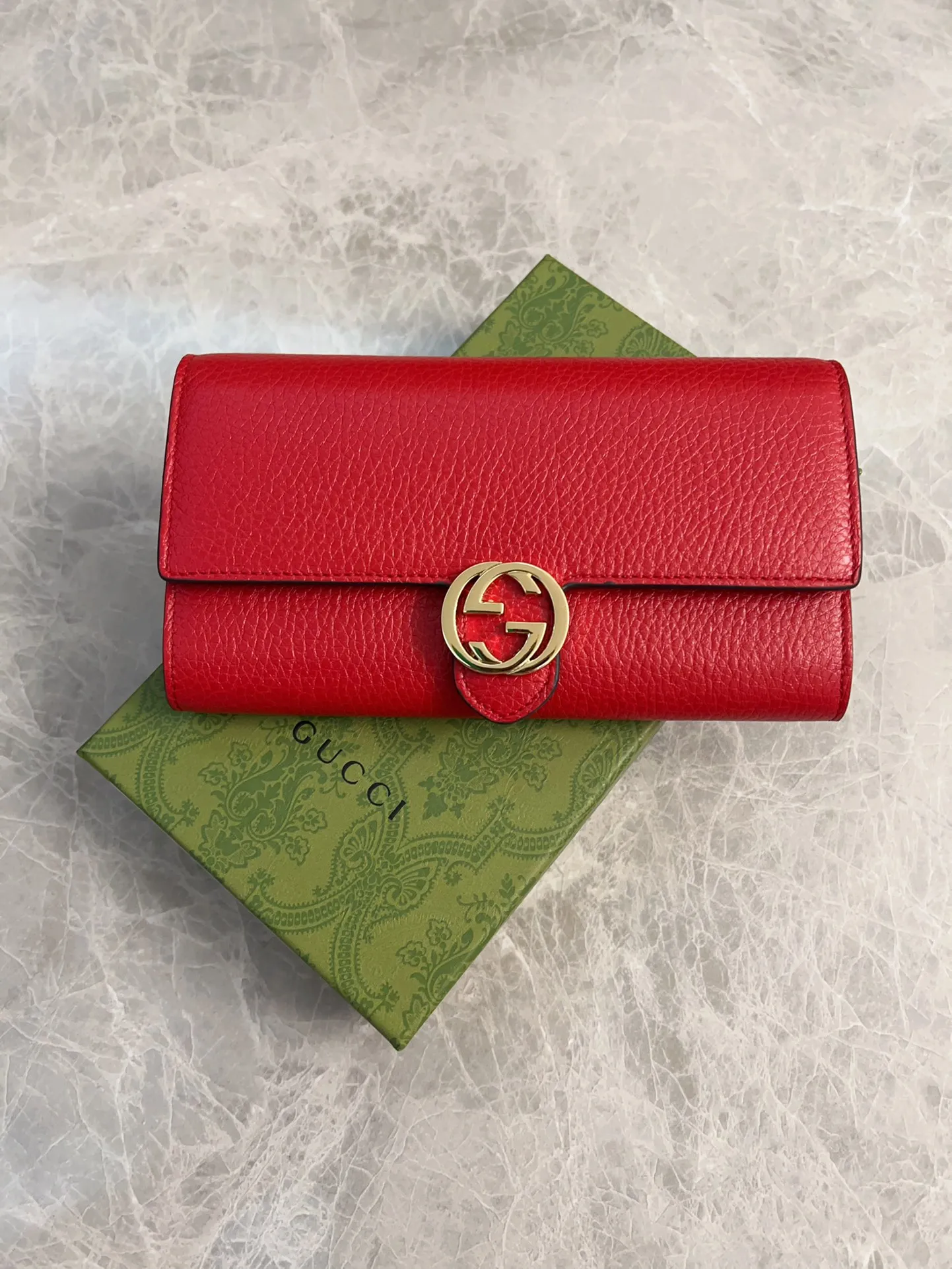 💰440 🇭🇺🇭🇺The latest model Original Ferrari leather ~ Pressed GⓂ️Ⓜ️Original double G hardware Ⓜ️Ⓜ️Exquisite oil edges! Model: 615524, size: 19x10x2.5cm, color: bright red