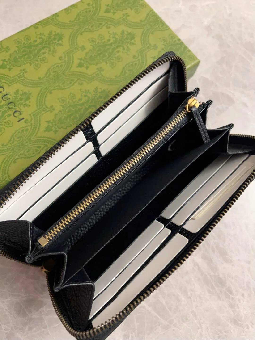 💰460 🇭🇺🇭🇺GG Marmont series long clips are available! Exquisite and generous! Model: 739499. Size: 19.5*11*3cm. Color: black/burgundy/brown/original leather.