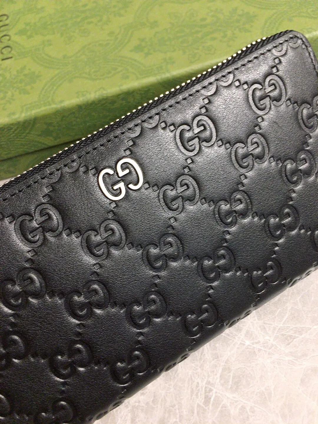 💰400🇭🇺🇭🇺New men's zipper wallet🎷🎷Counter quality, authentic mold opening, real shot! 🎷🎷Original cowhide~Using hot-pressed exquisite printing, thick to the touch, with the latest~double GG metal logo🎷🎷Imported cotton YKK zipper🎷🎷Fashionable and elegant, low-key luxury, model: 473928, size: 19x 10x2cm