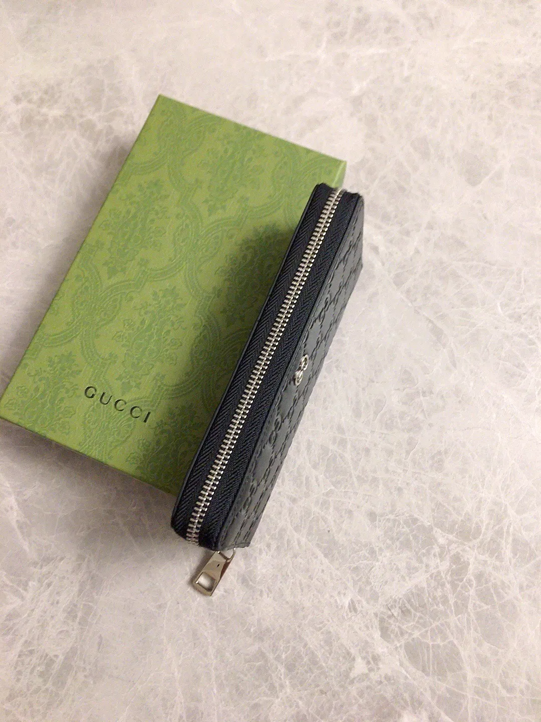 💰400🇭🇺🇭🇺New men's zipper wallet🎷🎷Counter quality, authentic mold opening, real shot! 🎷🎷Original cowhide~Using hot-pressed exquisite printing, thick to the touch, with the latest~double GG metal logo🎷🎷Imported cotton YKK zipper🎷🎷Fashionable and elegant, low-key luxury, model: 473928, size: 19x 10x2cm