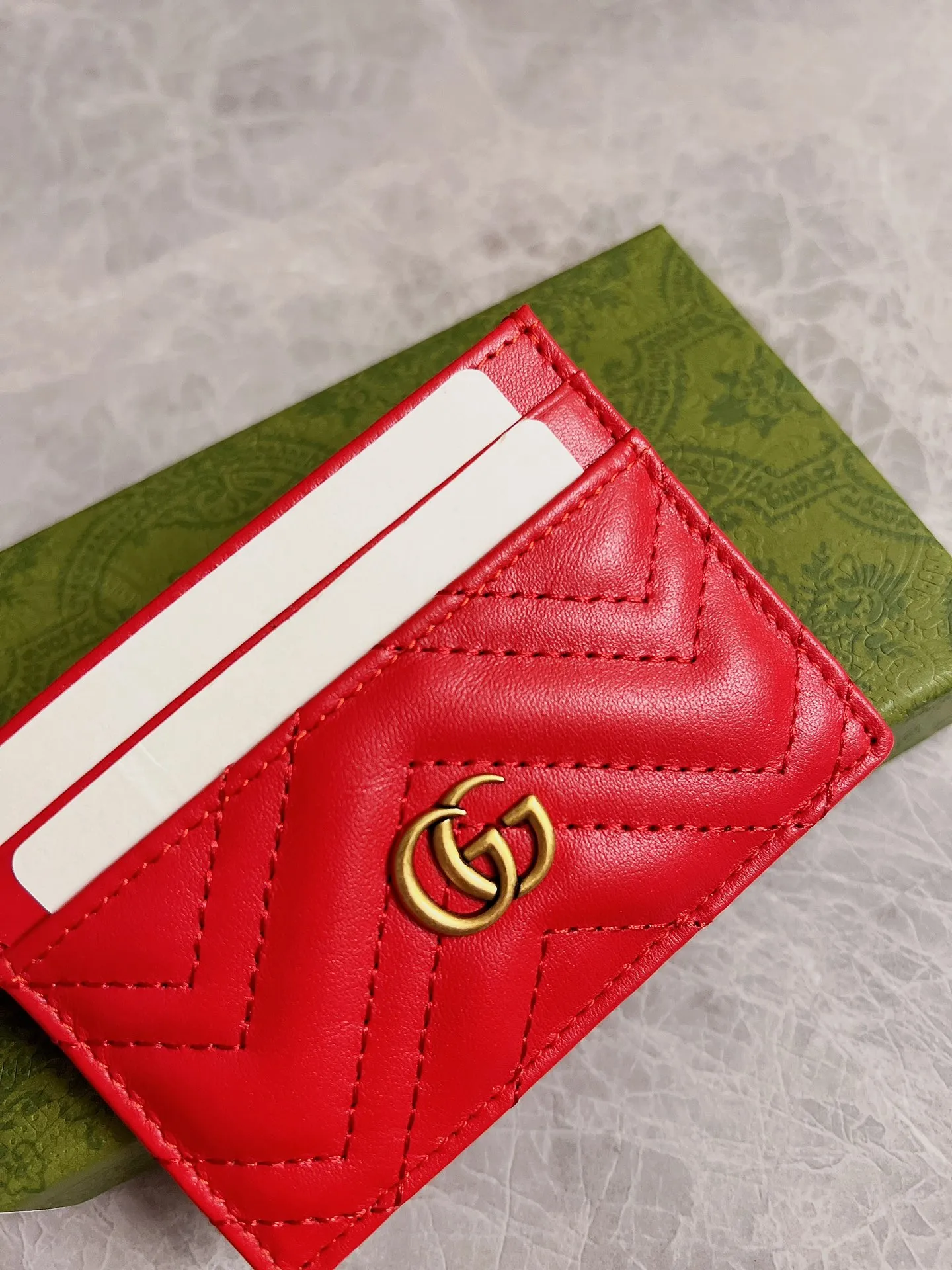 💰210 🇭🇺🇭🇺 The latest ~ GG Marmont card holder 🦄🦄 quilted with humanoid pattern, 🦄🦄 with GG logo pattern on the back, bronze hardware accessories 🦄🦄Model number: 443127, size: W10*H7cm, color: black, red, dark green, nude pink