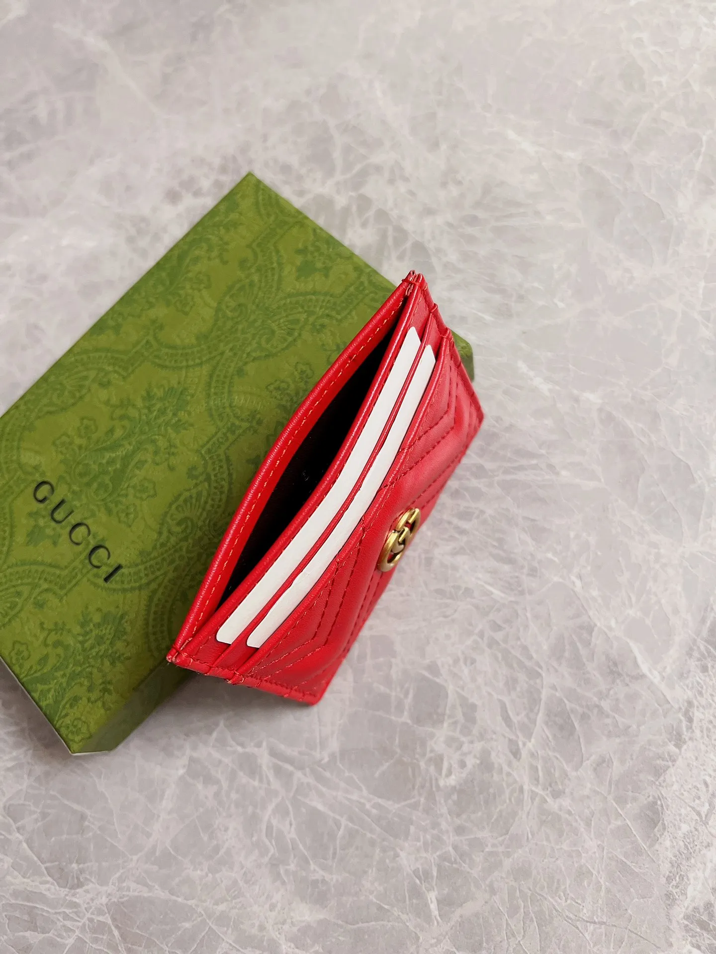 💰210 🇭🇺🇭🇺 The latest ~ GG Marmont card holder 🦄🦄 quilted with humanoid pattern, 🦄🦄 with GG logo pattern on the back, bronze hardware accessories 🦄🦄Model number: 443127, size: W10*H7cm, color: black, red, dark green, nude pink