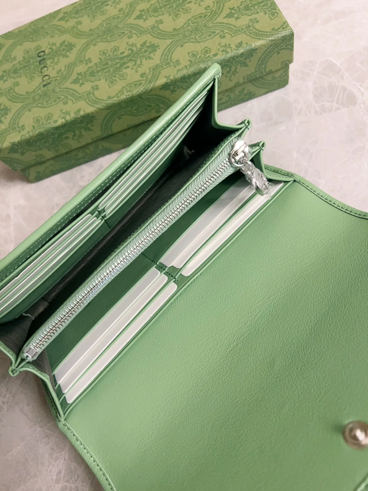 💰480🇭🇺🇭🇺Gucci Blondie series full zipper wallet Model: 760302 Size: 19.5x11x3cm (thick) Color: white, black, gray, brown, pink, green/original leather. Made in Italy