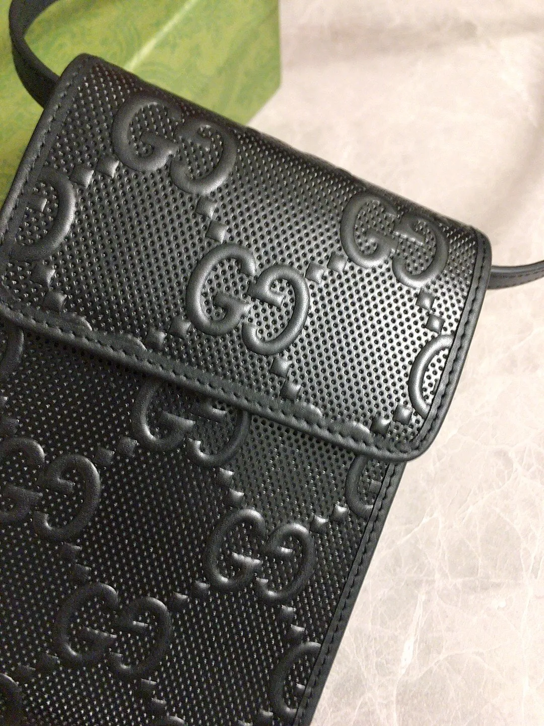 💰560🇭🇺🇭🇺gucci~2020 early autumn new style~Mobile phone bag 🧼🧼GG original factory cowhide cleverly integrated into punching holes and brand logo double G embossing🧼🧼Highlight the extraordinary design quality, simple and elegant, super large capacity, fashionable must-have item! Very practical🧼🧼Real shot, model: 625571, color: Kepi, size: 18×11×3.5cm