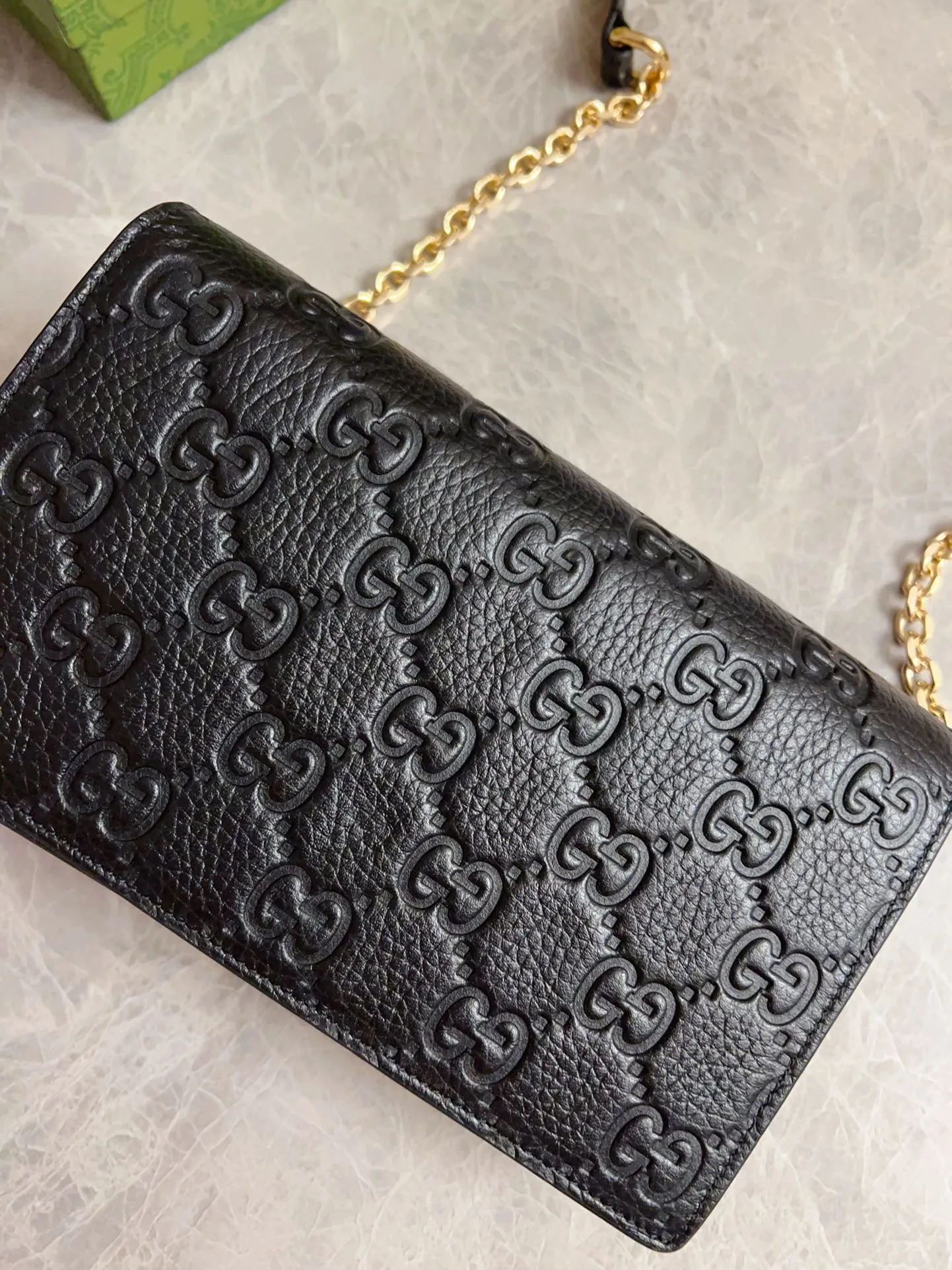💰680 🇮🇹🇮🇹New GG Emblem series super soft pink embossed/full leather chain bag! 💋💋Model: 818705, size: 20x12.5x4