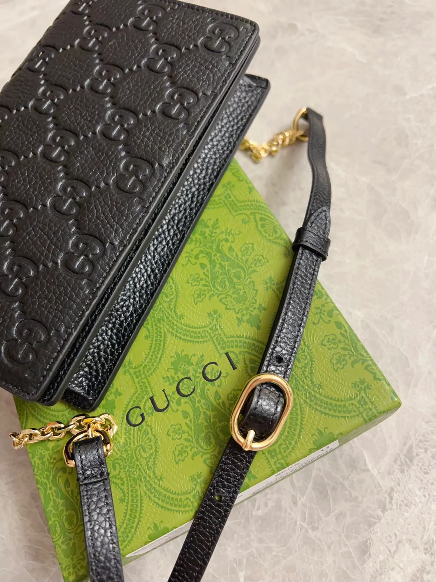 💰680 🇮🇹🇮🇹New GG Emblem series super soft pink embossed/full leather chain bag! 💋💋Model: 818705, size: 20x12.5x4