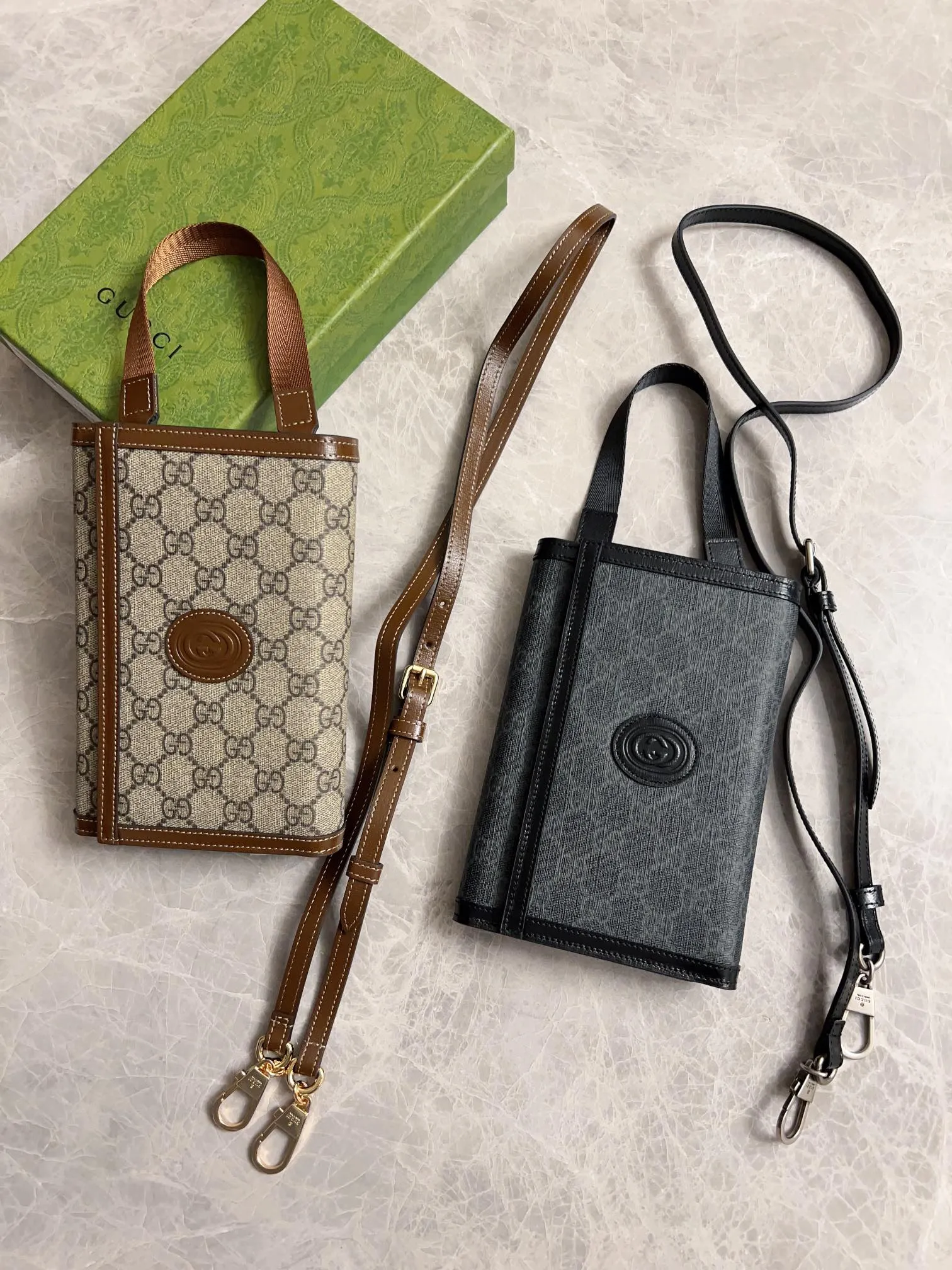 💰720🇮🇹🇮🇹The latest Gucci, synchronized with counters! 🪅🪅 Interlocking Double G clutch bag, 🪅🪅 oval interlocking Double G leather label, Double G fabric with cowhide piping, 🪅🪅Model number: 724358, size: 20x14X4cm (open 40cm) can be carried cross-body or portable, built-in (mobile phone + card holder + cash) three essentials for going out, integrated into one! Fashion item! Awesome! 🪅🪅
