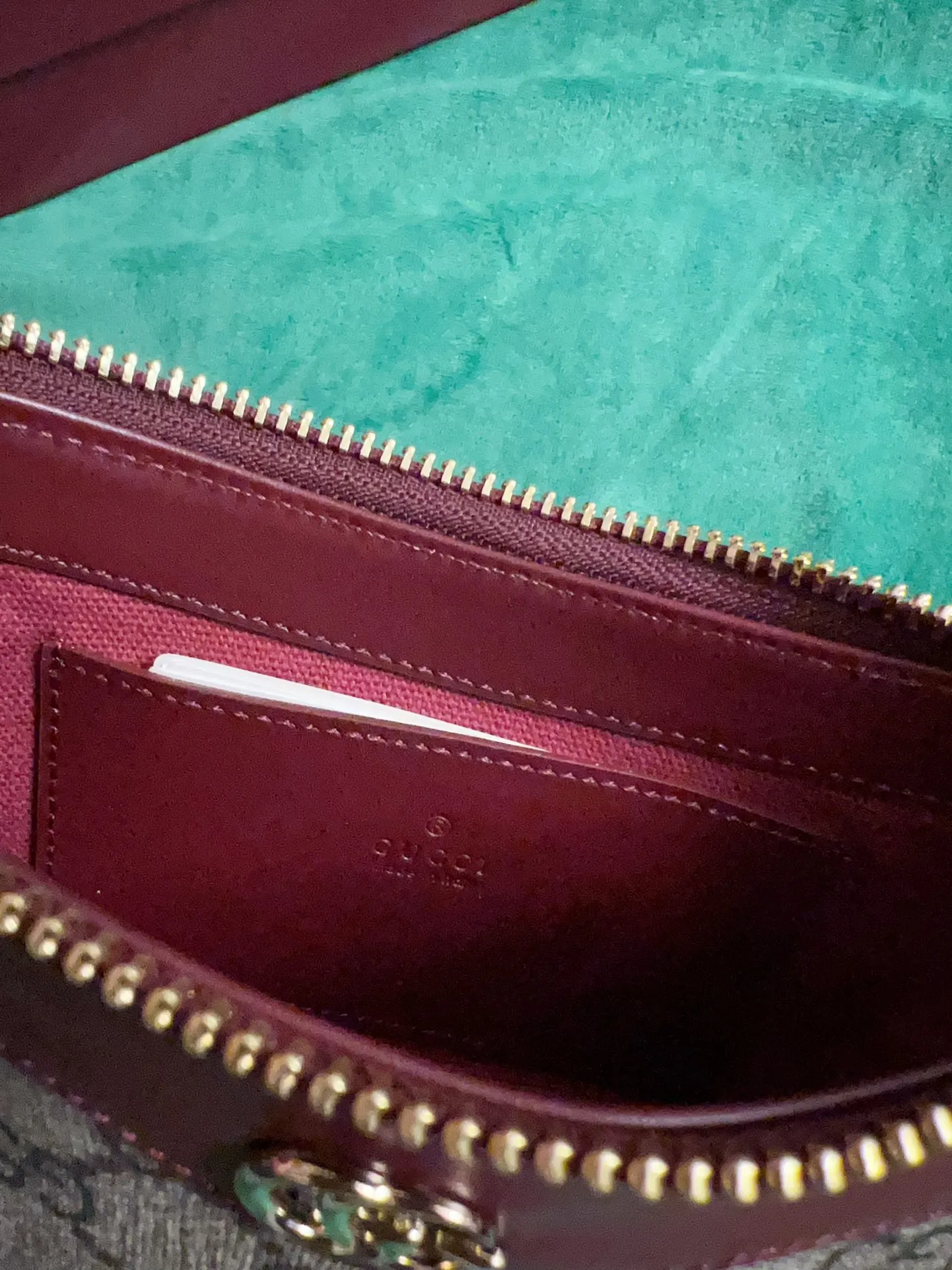 💰680 🇭🇺🇭🇺New product on official website! Cat🐱🐱Exquisite small bag, PVC with burgundy calf leather, peel-off printed cute and delicate little red cat! 🐱🐱With extended chain (can be worn diagonally), model number 818763, size: 19x10x3🐱🐱