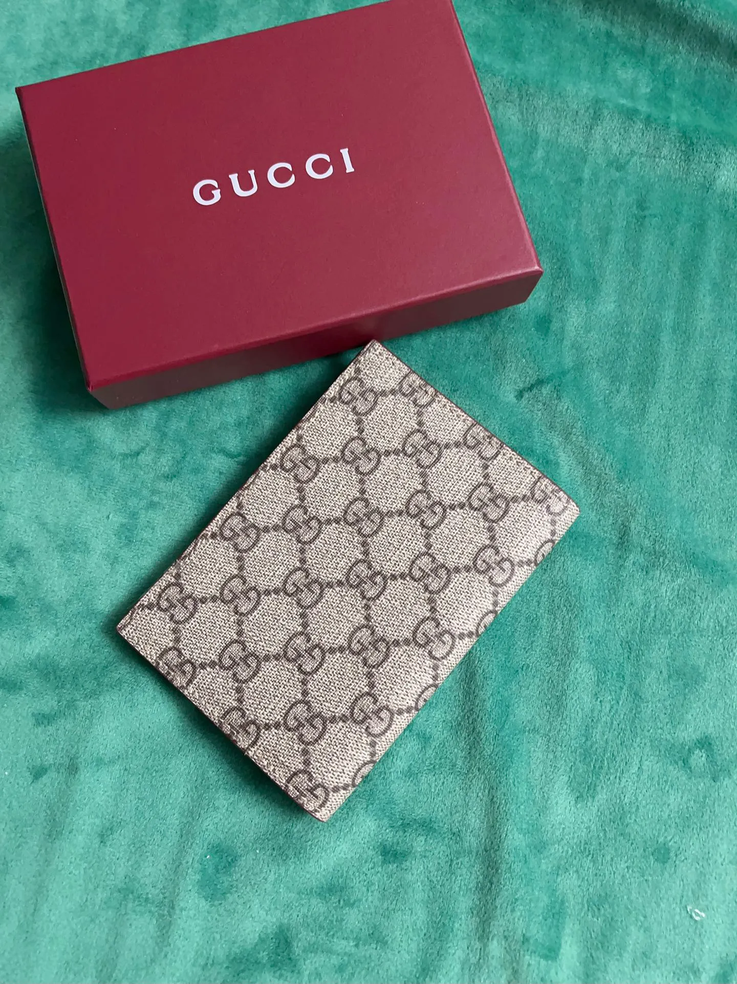 💰380🇭🇺🇭🇺New products on the official website! Exquisite passport holder🐹🐹PVC with burgundy calfskin, with cute and exquisite cartoon patterns on the leather! 🐹🐹Style number 810072, size: 14x10, 🐹🐹Little red cat, puppy, panda, owl, exquisite and cute! Original product!
