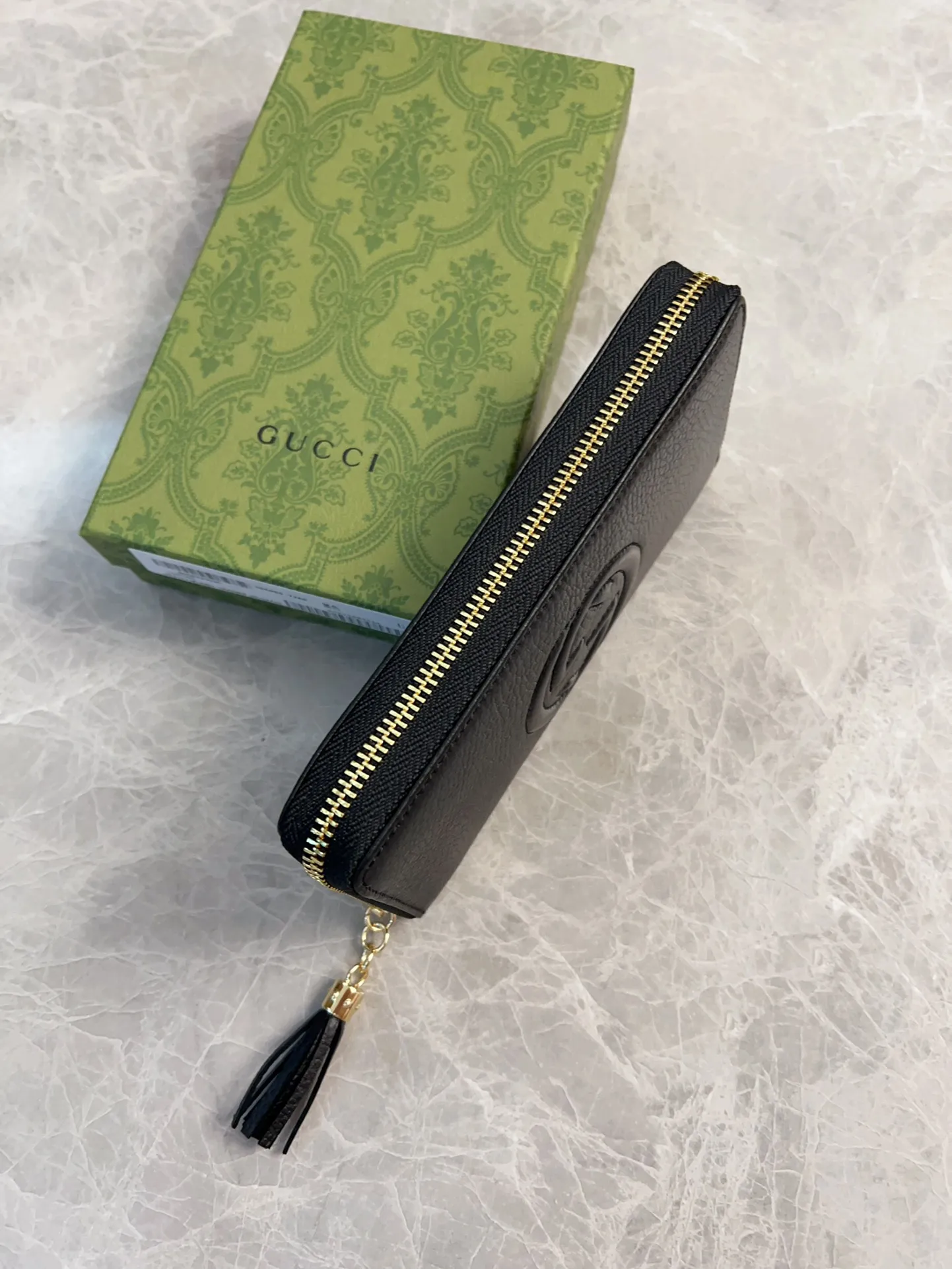 💰420 🇮🇹🇮🇹All the pictures above are in stock🗺🗺Be sure to do your best! ! Women's zipper wallet 308004 Original textured cowhide🗺🗺Original hardware, low-key and elegant, super stylish, fashionable 🗺🗺 Black and bright red🍻🍻Size 19.5-10-2.5