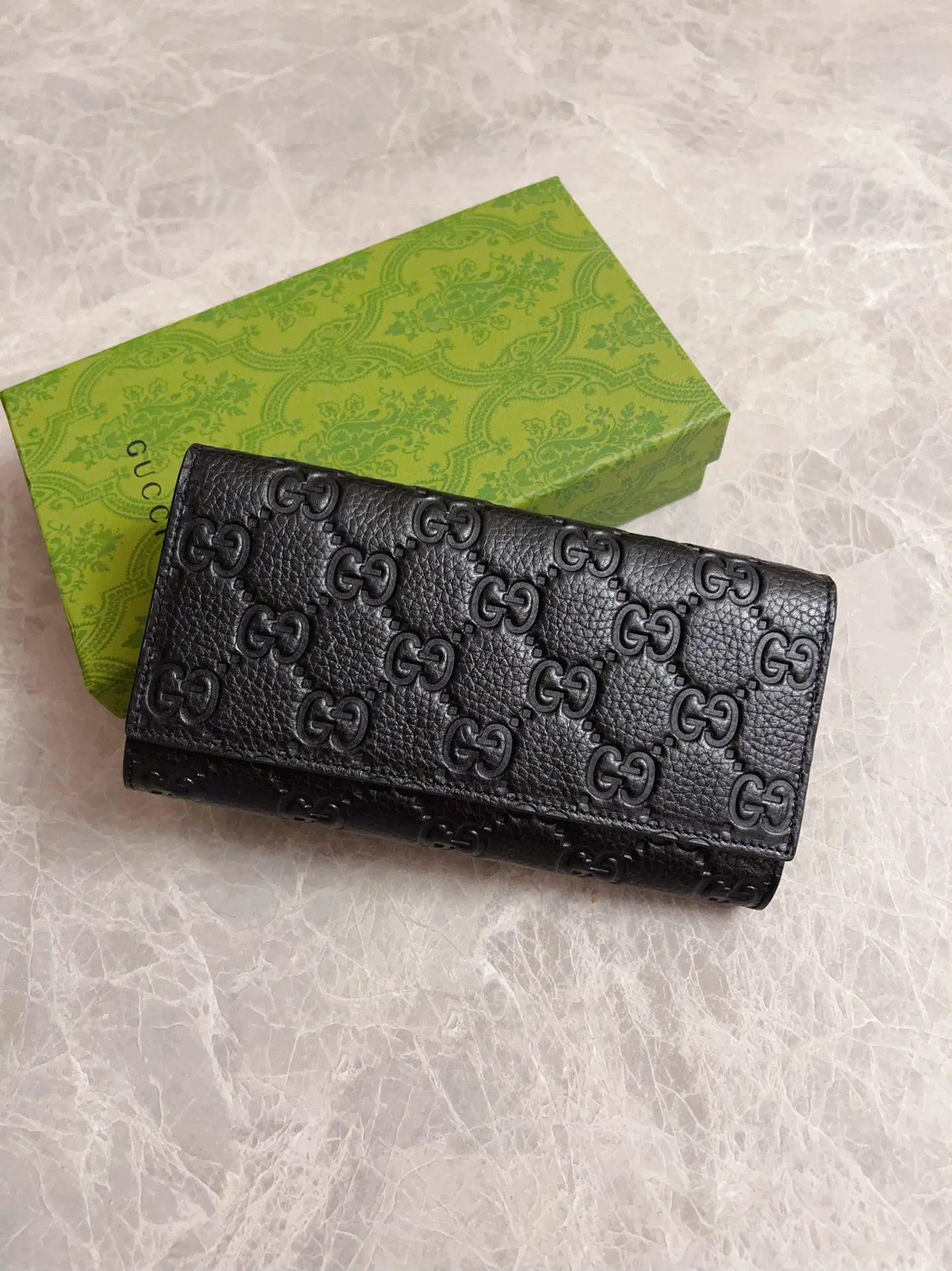 💰 450 🇮🇹🇮🇹New GG Emblem series super soft pink embossed/full leather wallet! 💋💋Model: 815922, size: 19x10x2.5cm
