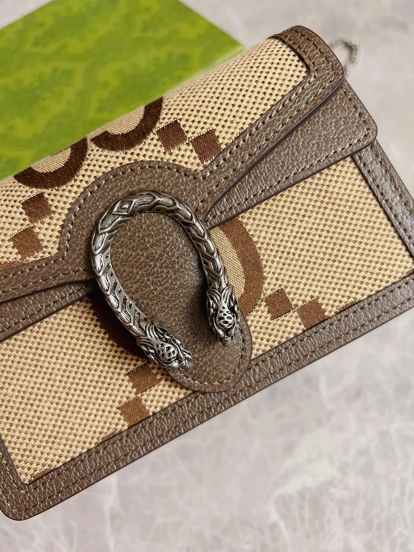 💰640🇭🇺🇭🇺Top original order! The Gucci Diana mini Dionysus chain bag combines the brand's most recognizable elements with ingenious monogram details. This chain bag is made of Double G pattern canvas and uses a unique Dionysus buckle. It is simple and elegant, exuding a touch of modern flavor. Model: 476432, size: 16.5x10x4.5cm